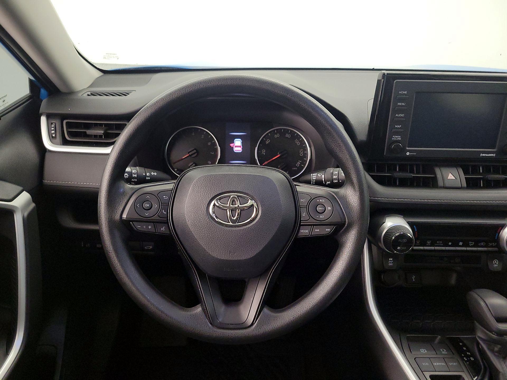 Thumbnail: 2021 Toyota RAV4 - 10