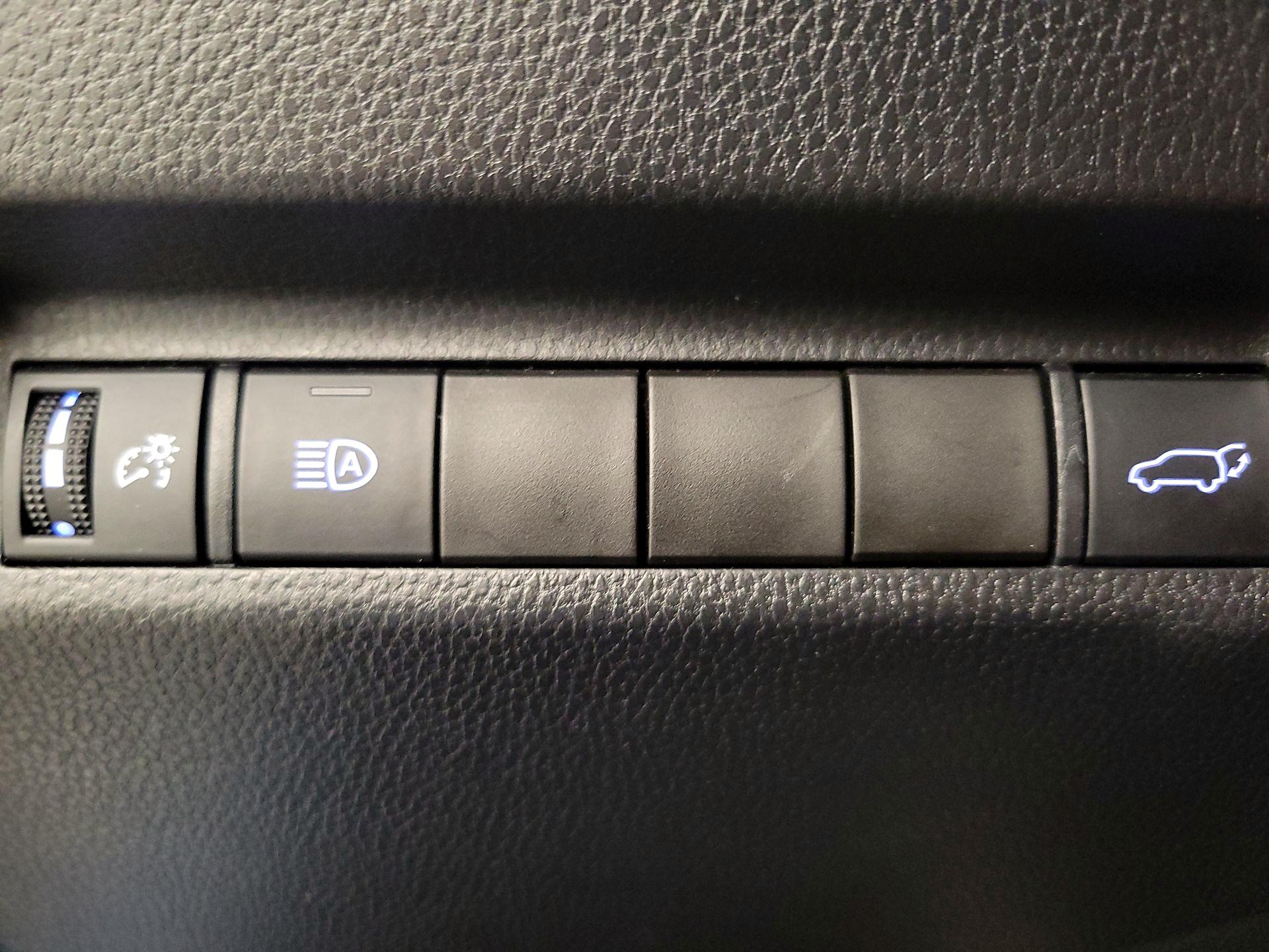 Thumbnail: 2021 Toyota RAV4 - 13