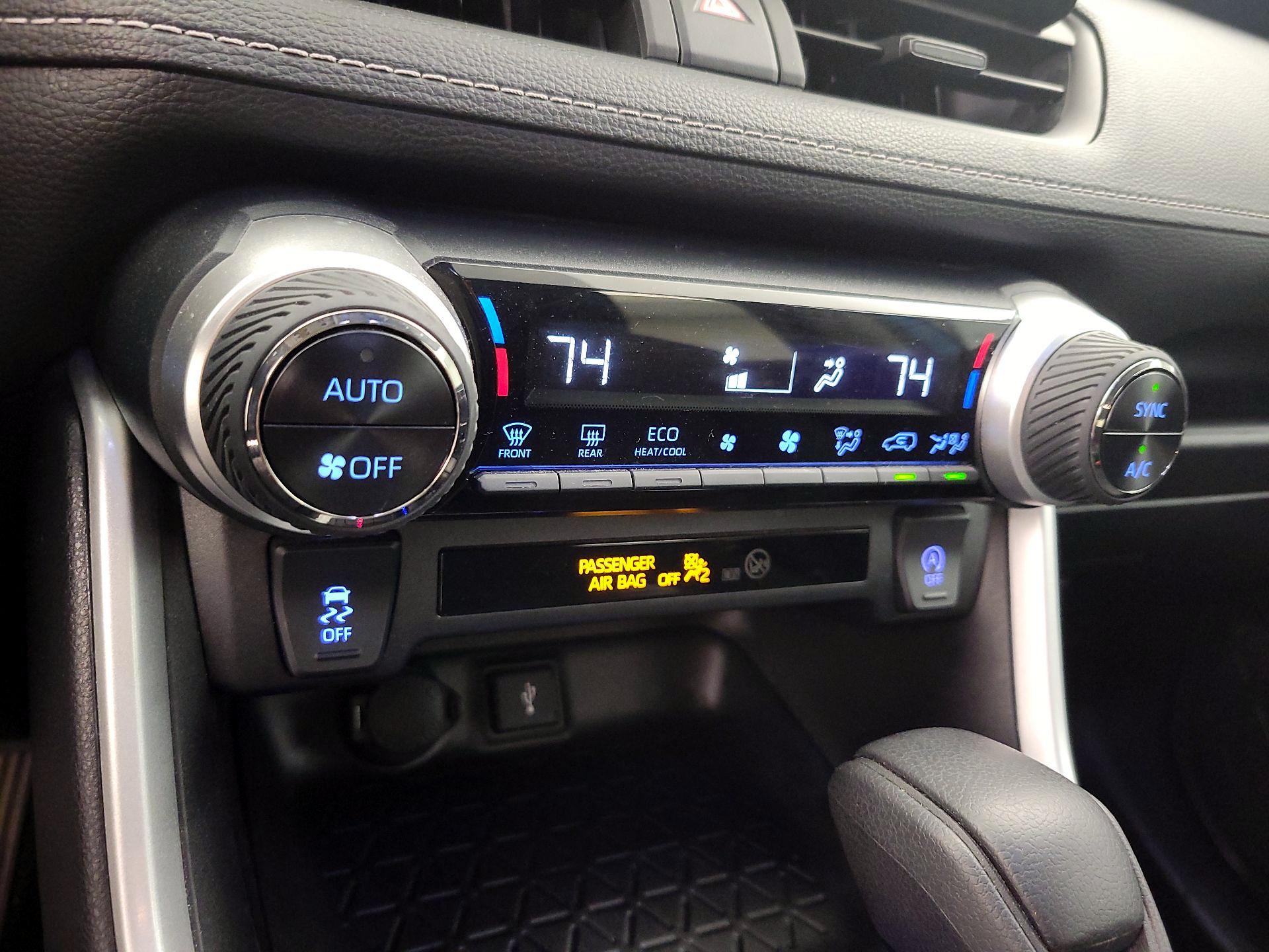 Thumbnail: 2021 Toyota RAV4 - 16