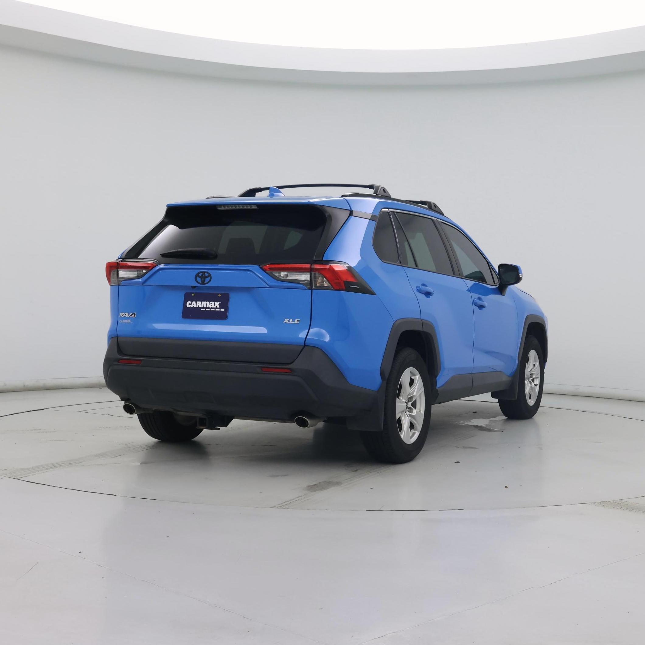 Thumbnail: 2021 Toyota RAV4 - 8