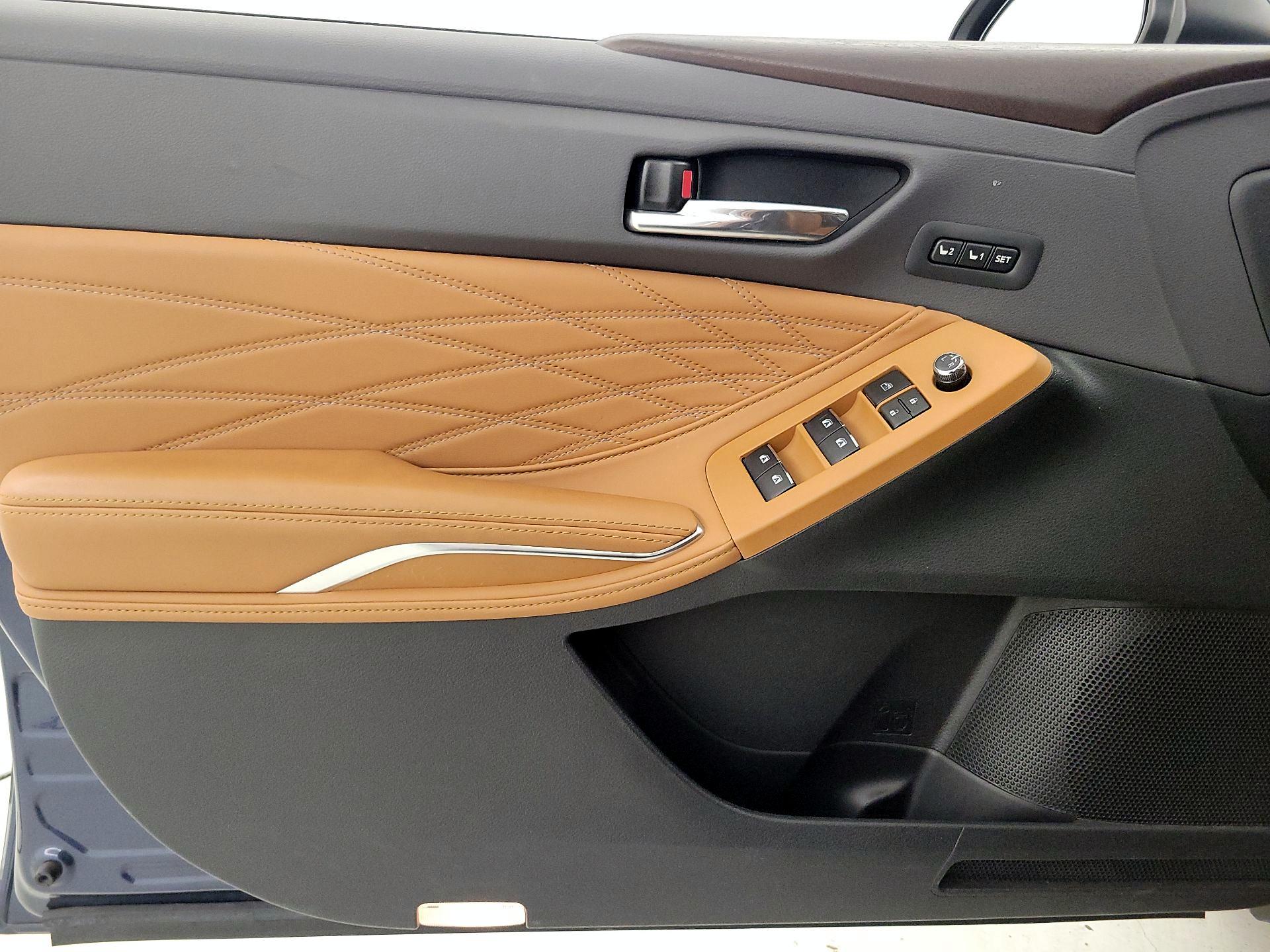 Thumbnail: 2020 Toyota Avalon - 12