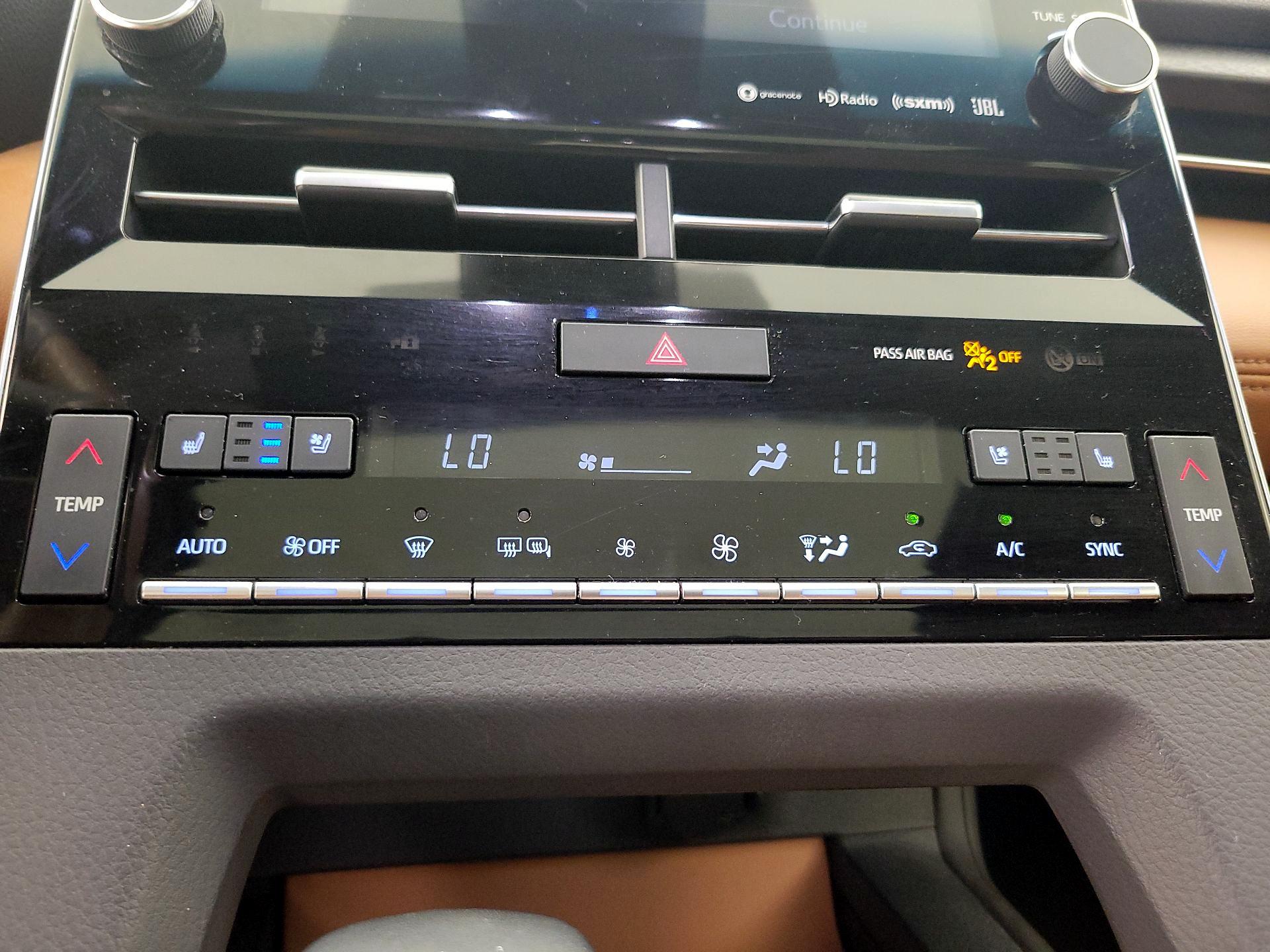 Thumbnail: 2020 Toyota Avalon - 16