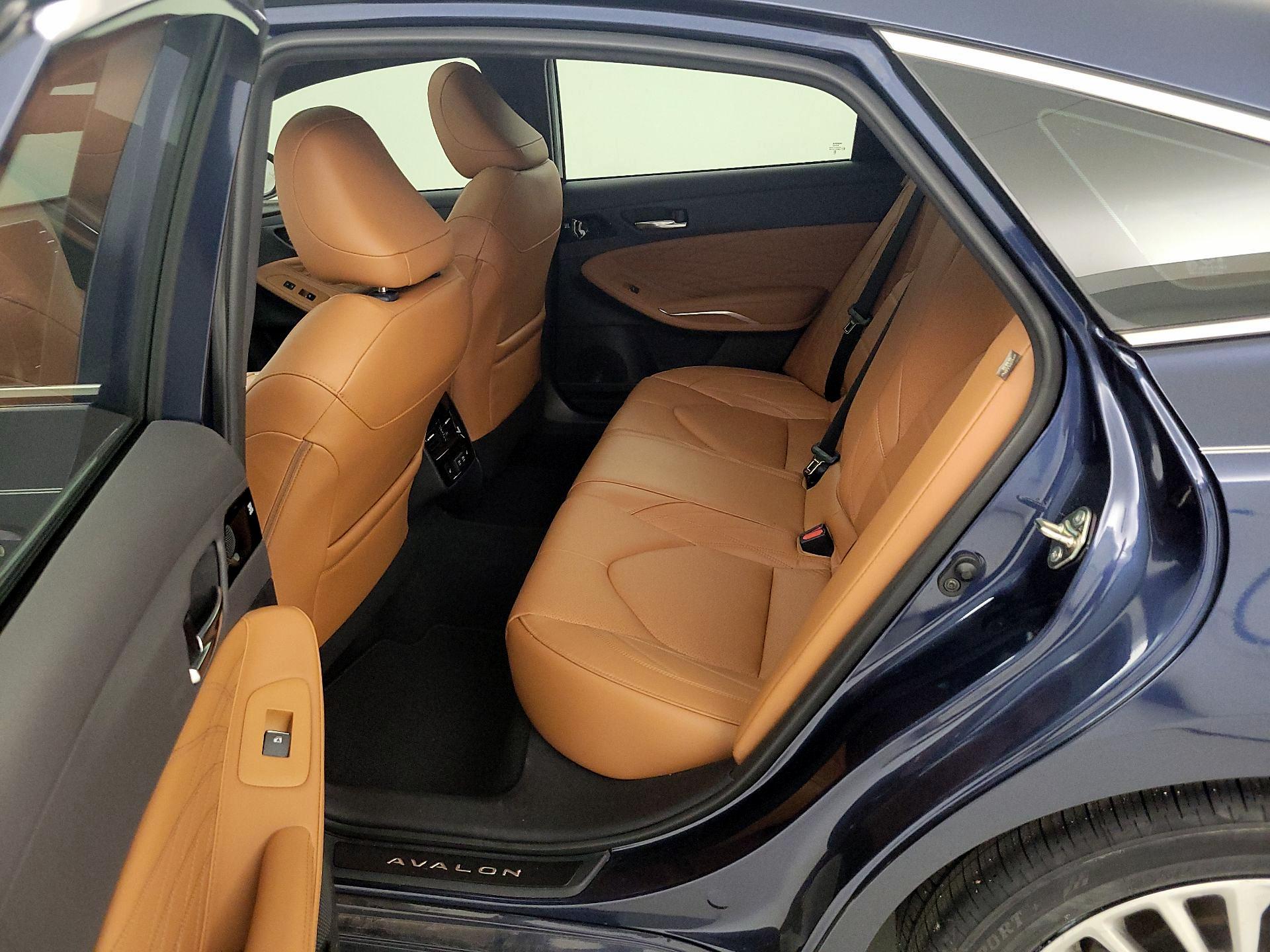 Thumbnail: 2020 Toyota Avalon - 20