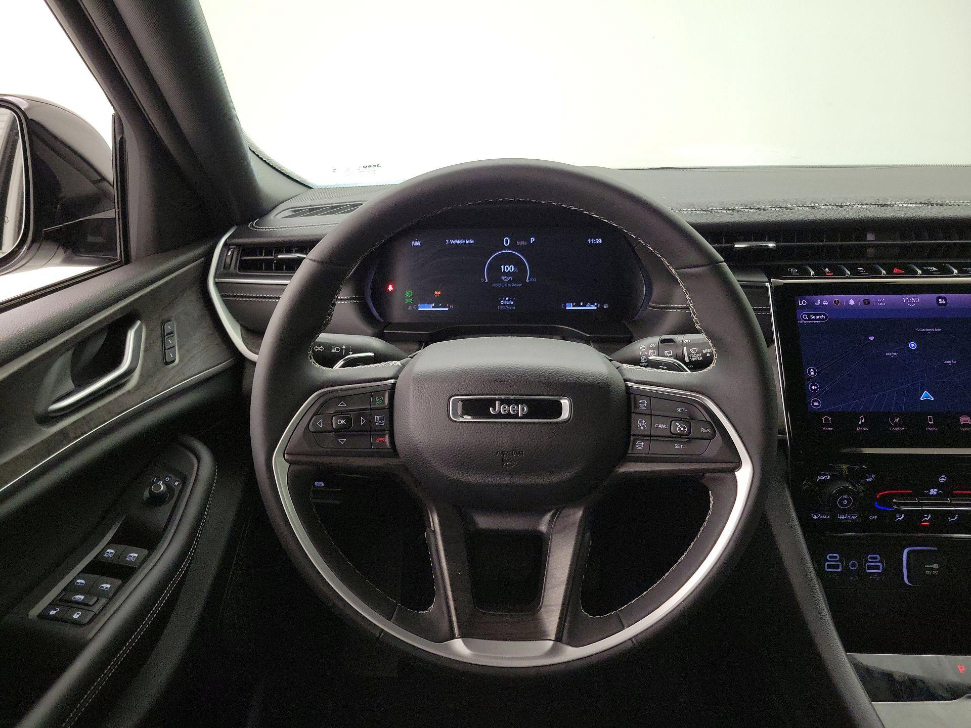 Thumbnail: 2024 Jeep Grand Cherokee - 10