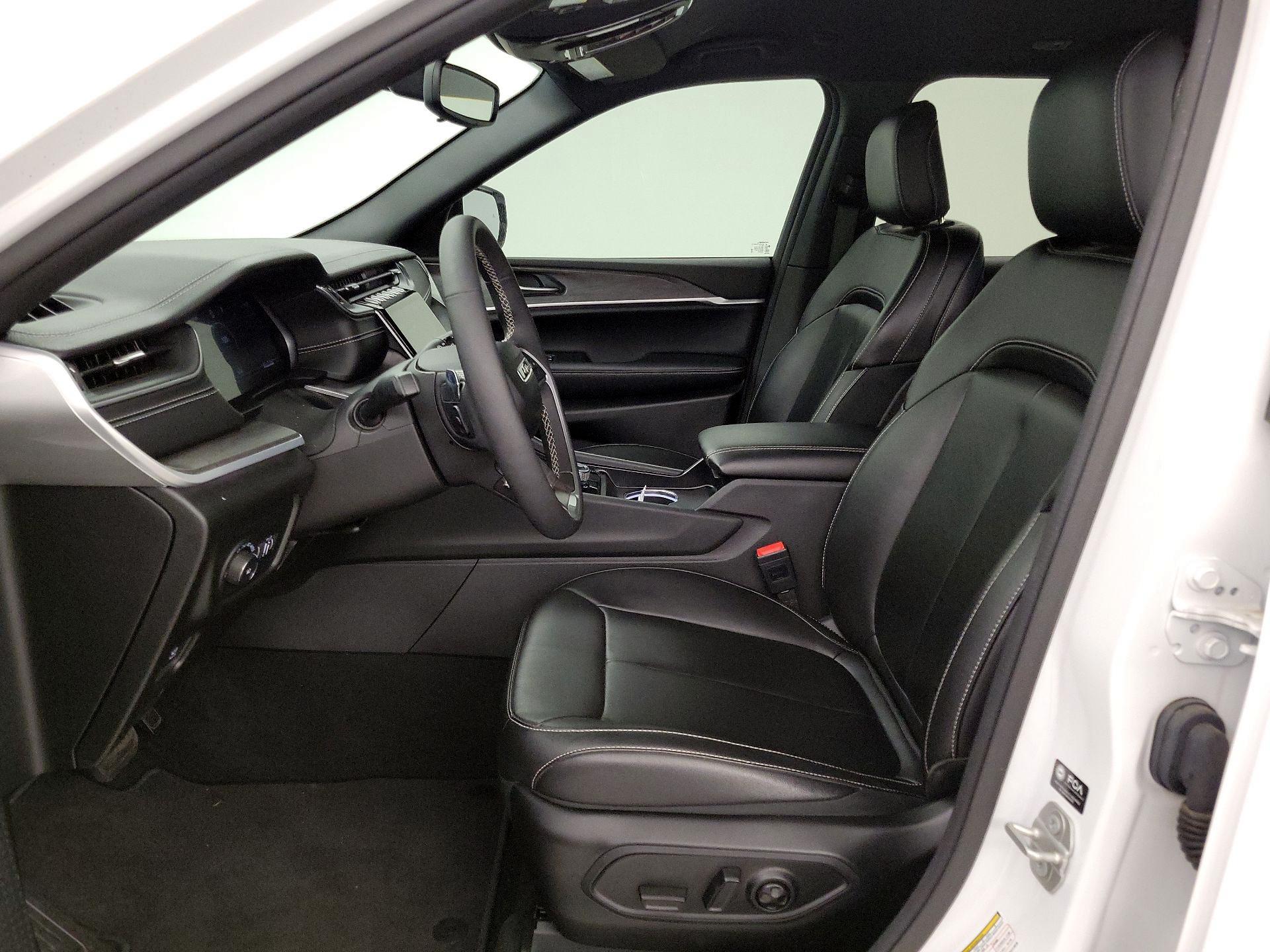 Thumbnail: 2024 Jeep Grand Cherokee - 11