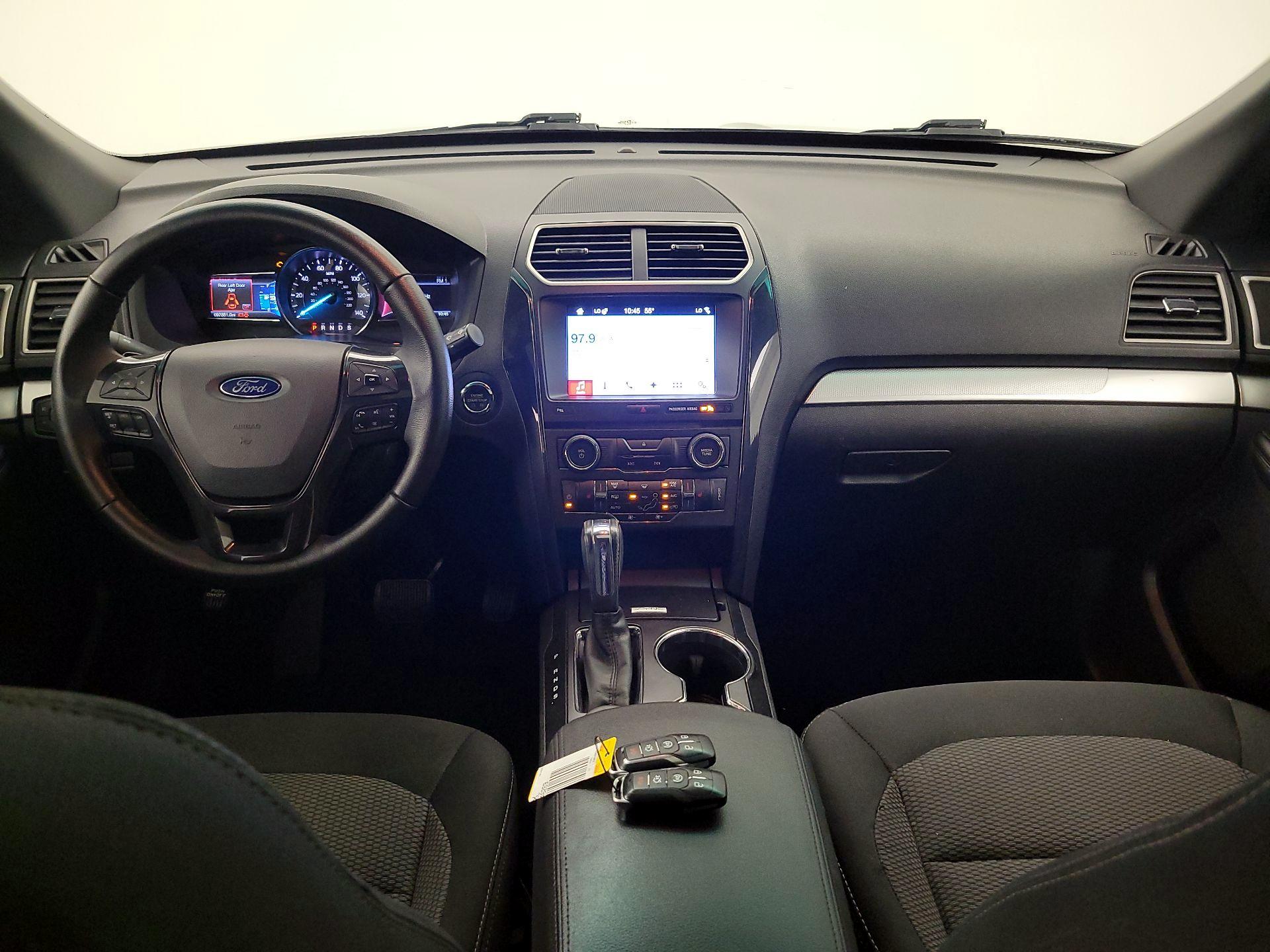 Thumbnail: 2017 Ford Explorer - 9