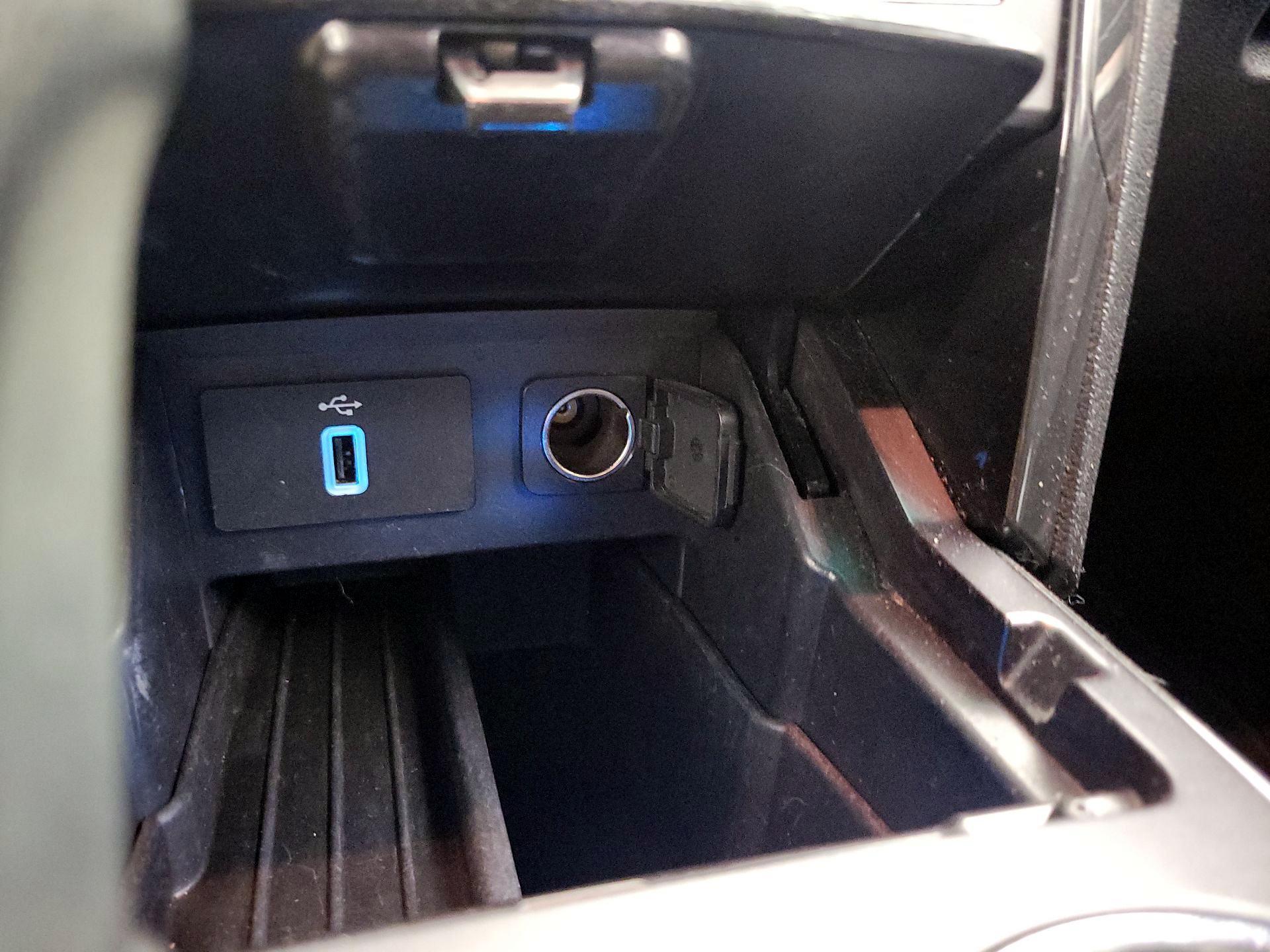 Thumbnail: 2017 Ford Explorer - 18