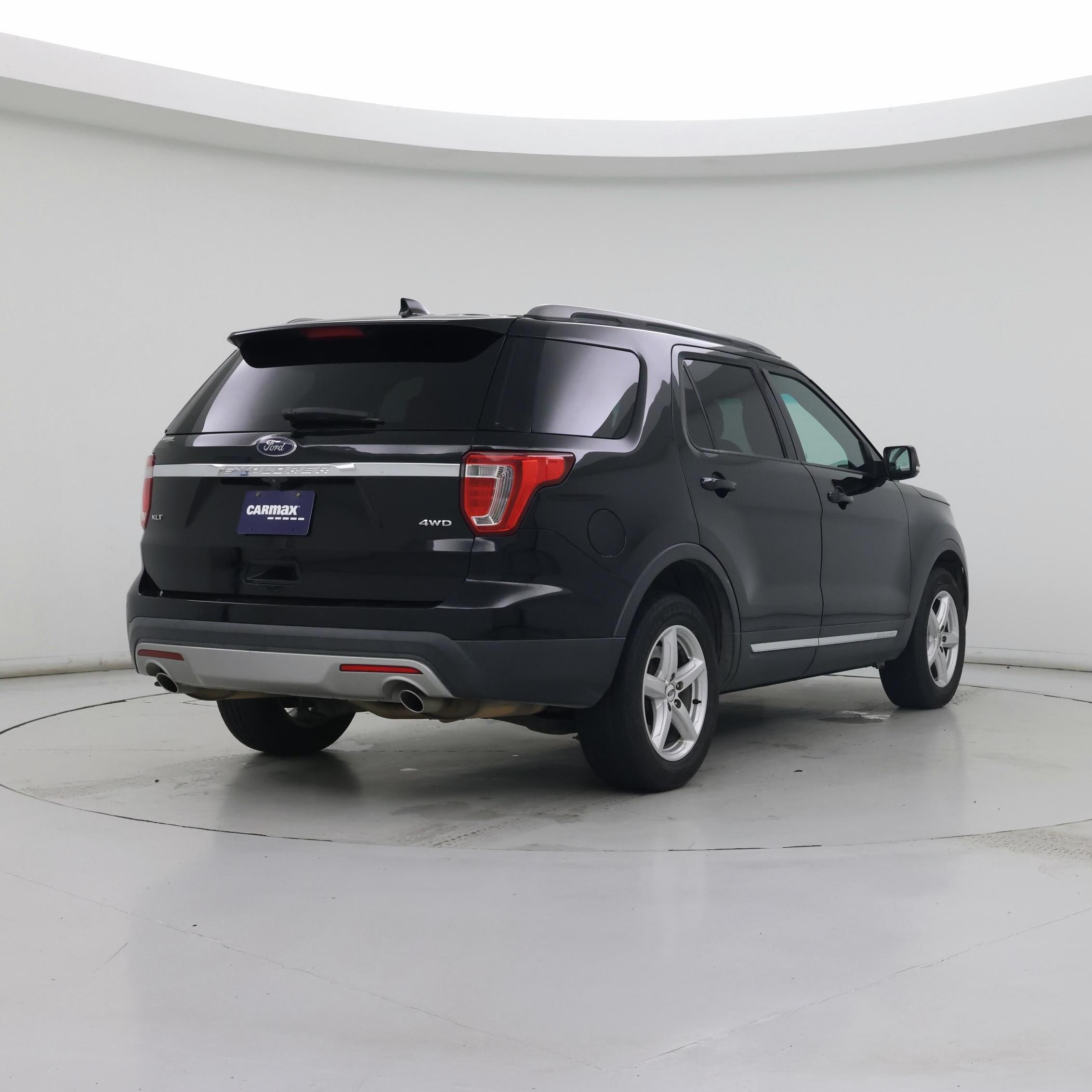 Thumbnail: 2017 Ford Explorer - 8