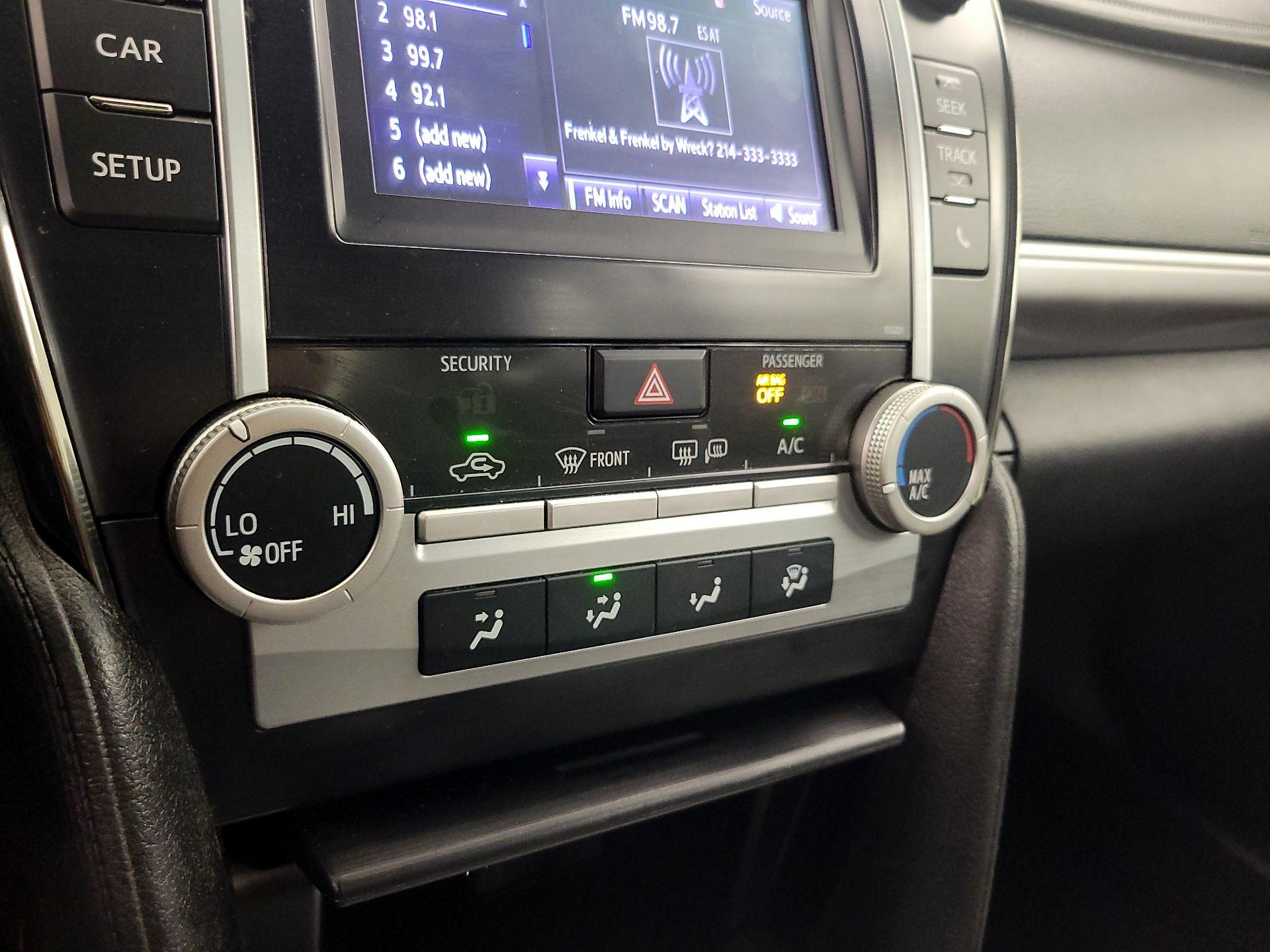 Thumbnail: 2014 Toyota Camry - 16