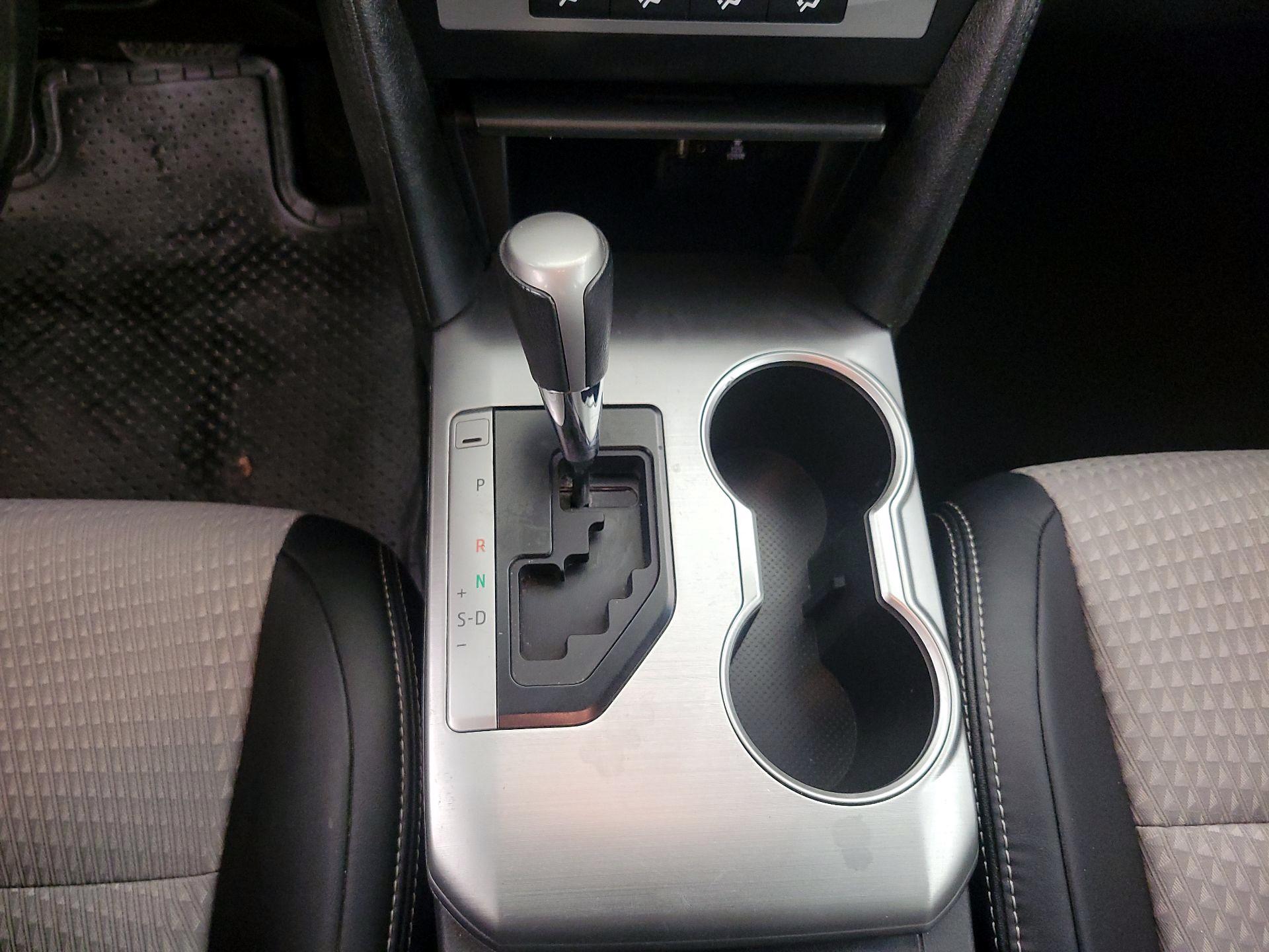 Thumbnail: 2014 Toyota Camry - 17