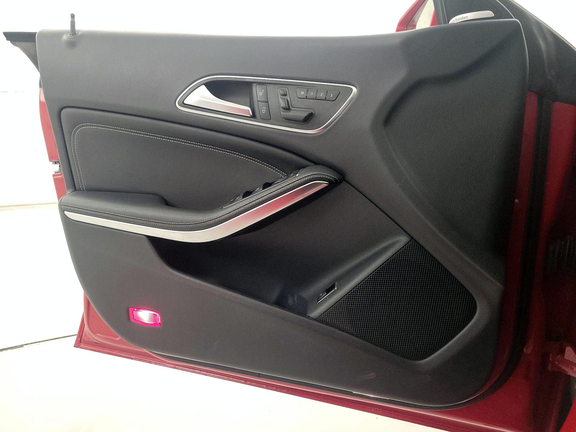 Thumbnail: 2015 Mercedes-Benz CLA - 12