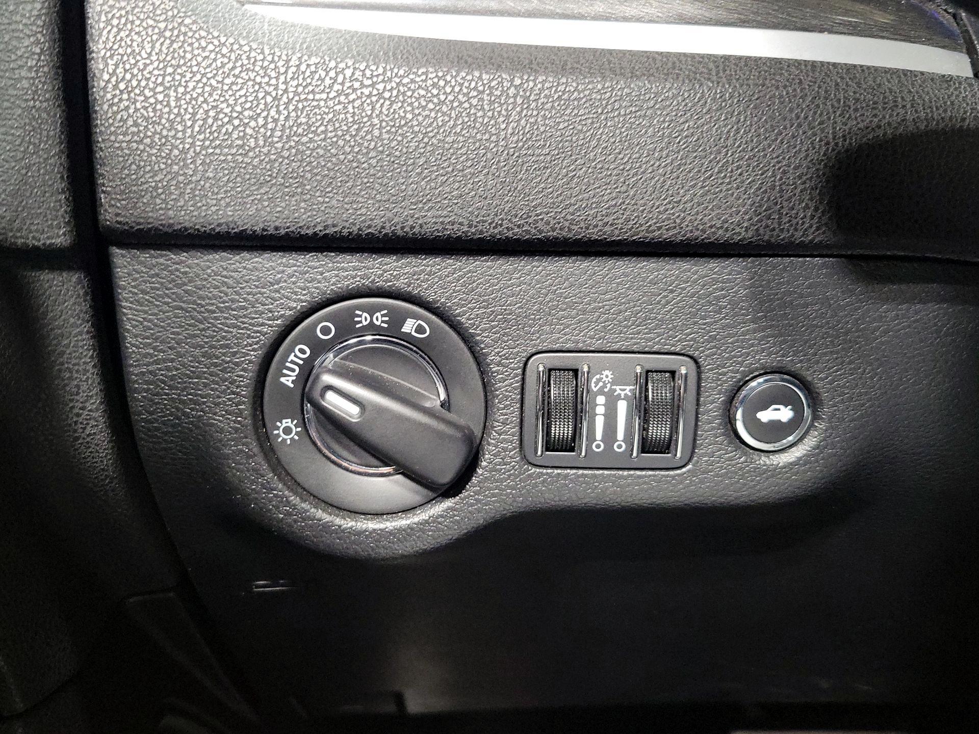 Thumbnail: 2021 Chrysler 300 - 13