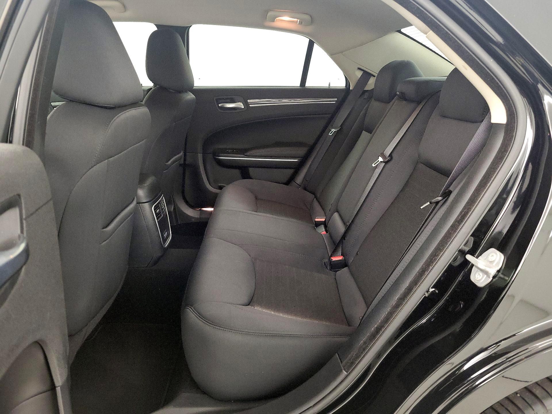 Thumbnail: 2021 Chrysler 300 - 18