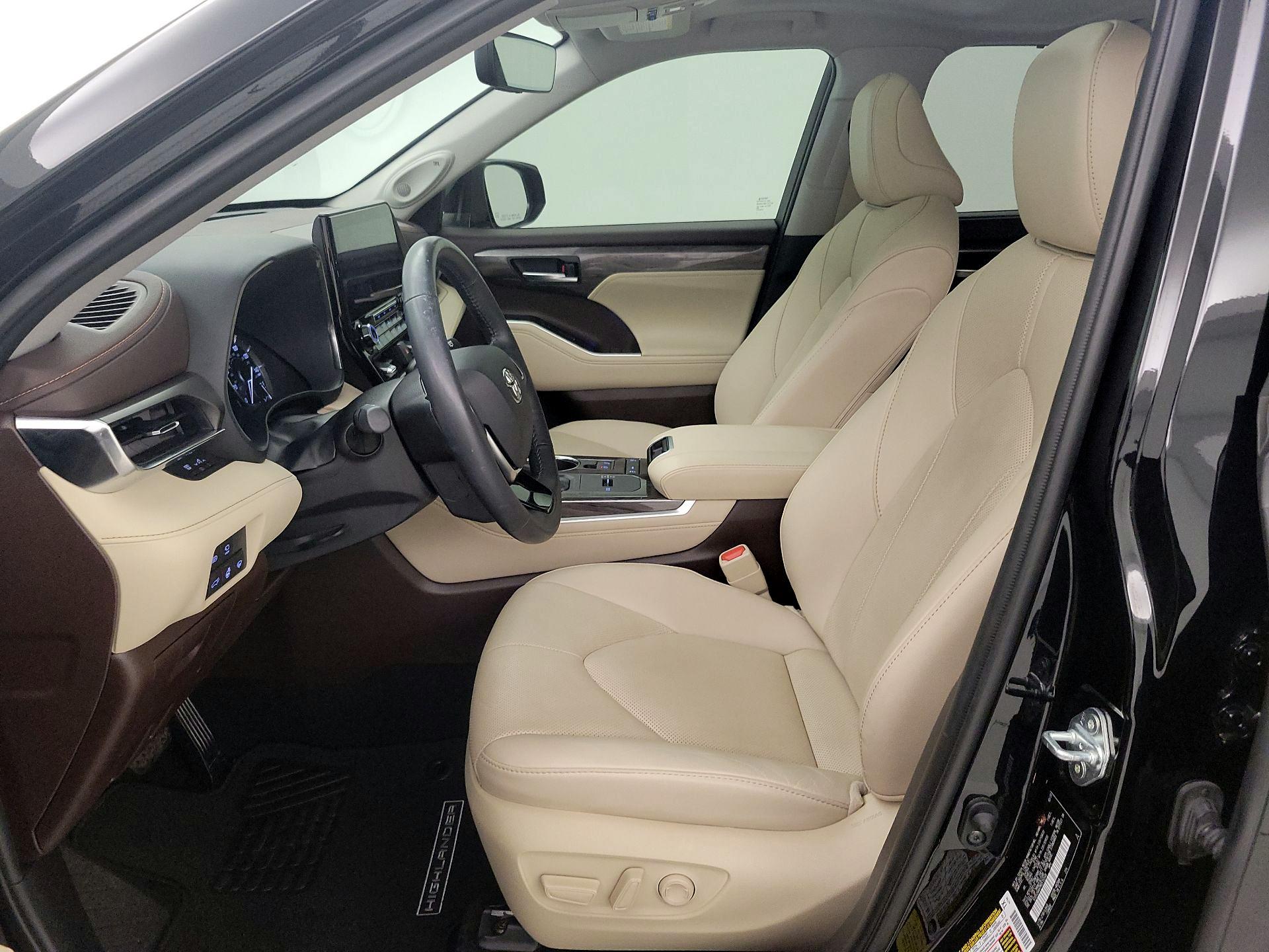 Thumbnail: 2021 Toyota Highlander - 11