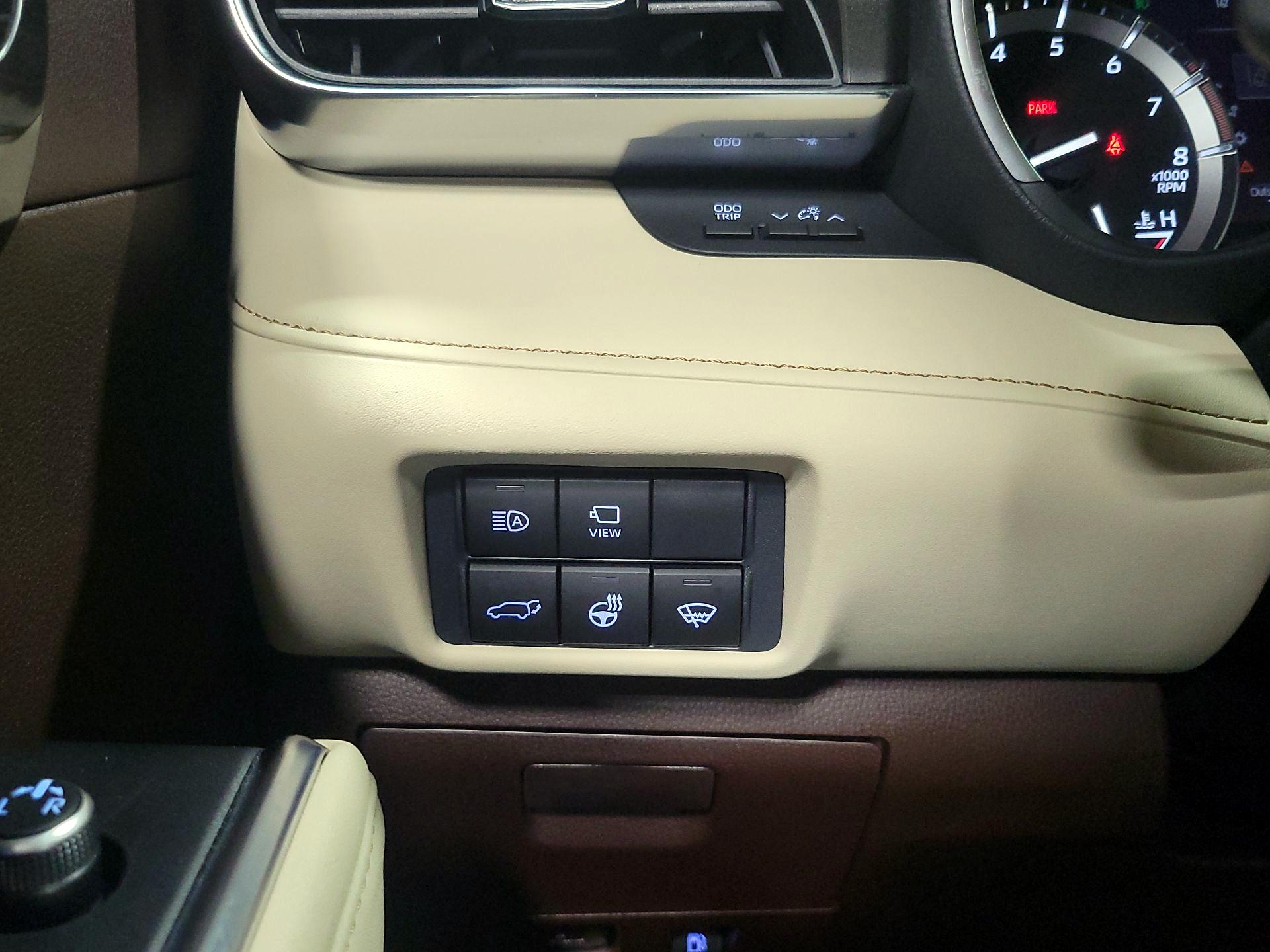 Thumbnail: 2021 Toyota Highlander - 13