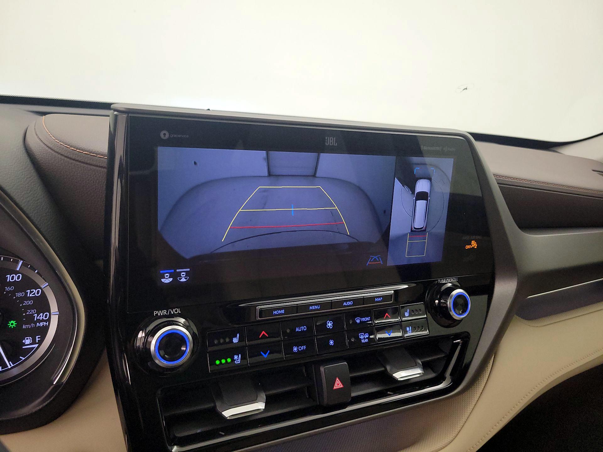 Thumbnail: 2021 Toyota Highlander - 15