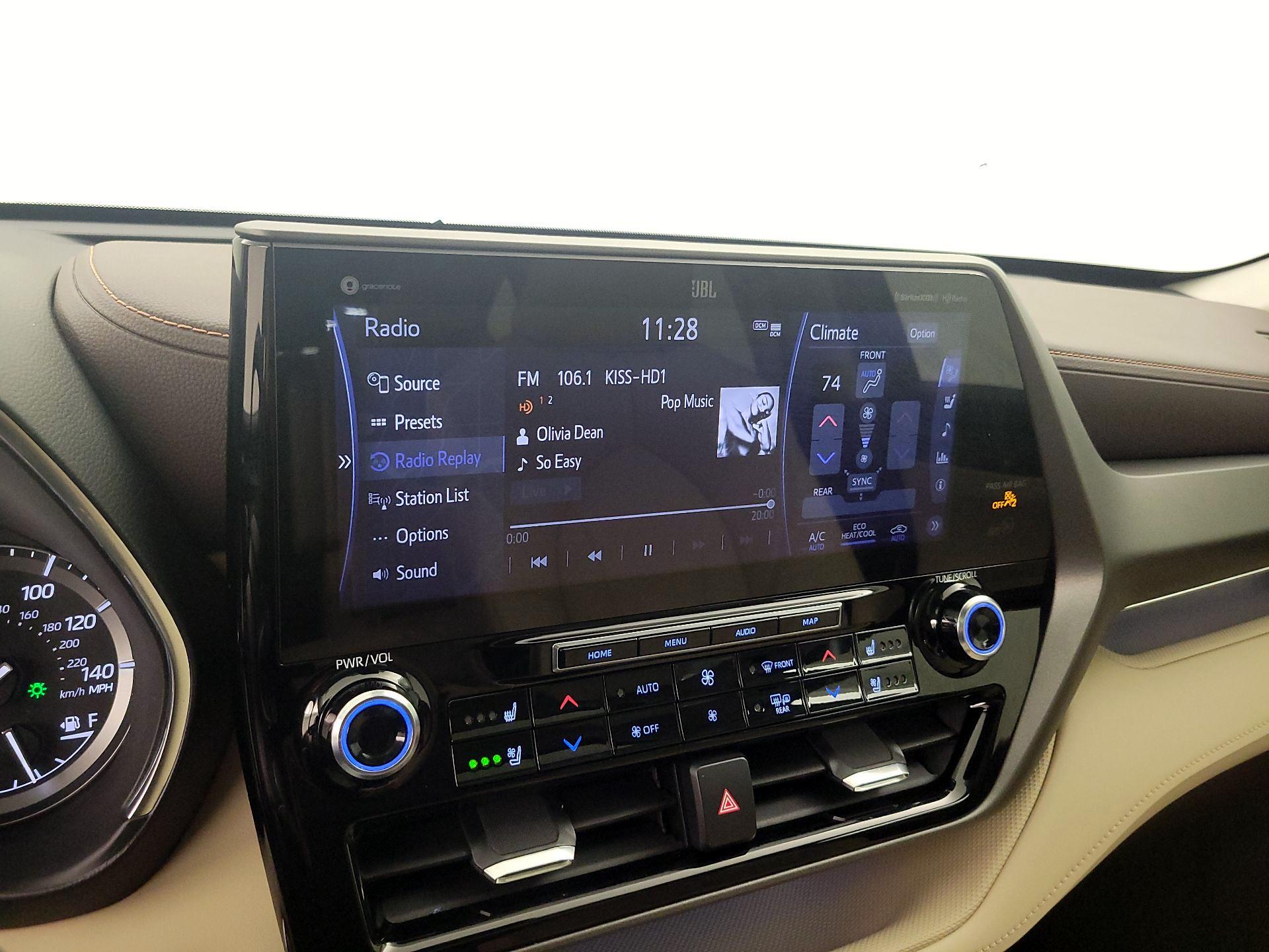 Thumbnail: 2021 Toyota Highlander - 16