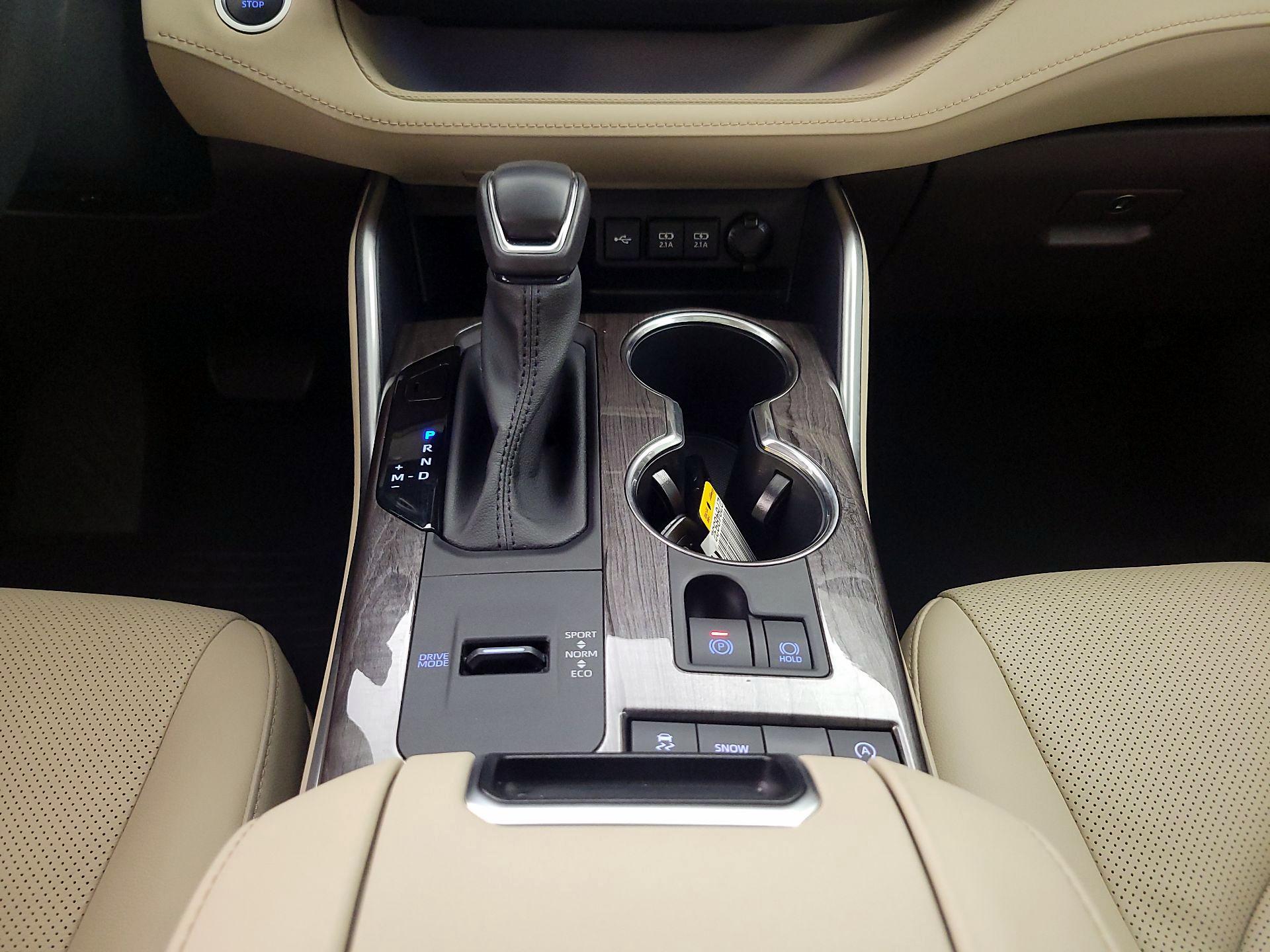 Thumbnail: 2021 Toyota Highlander - 18