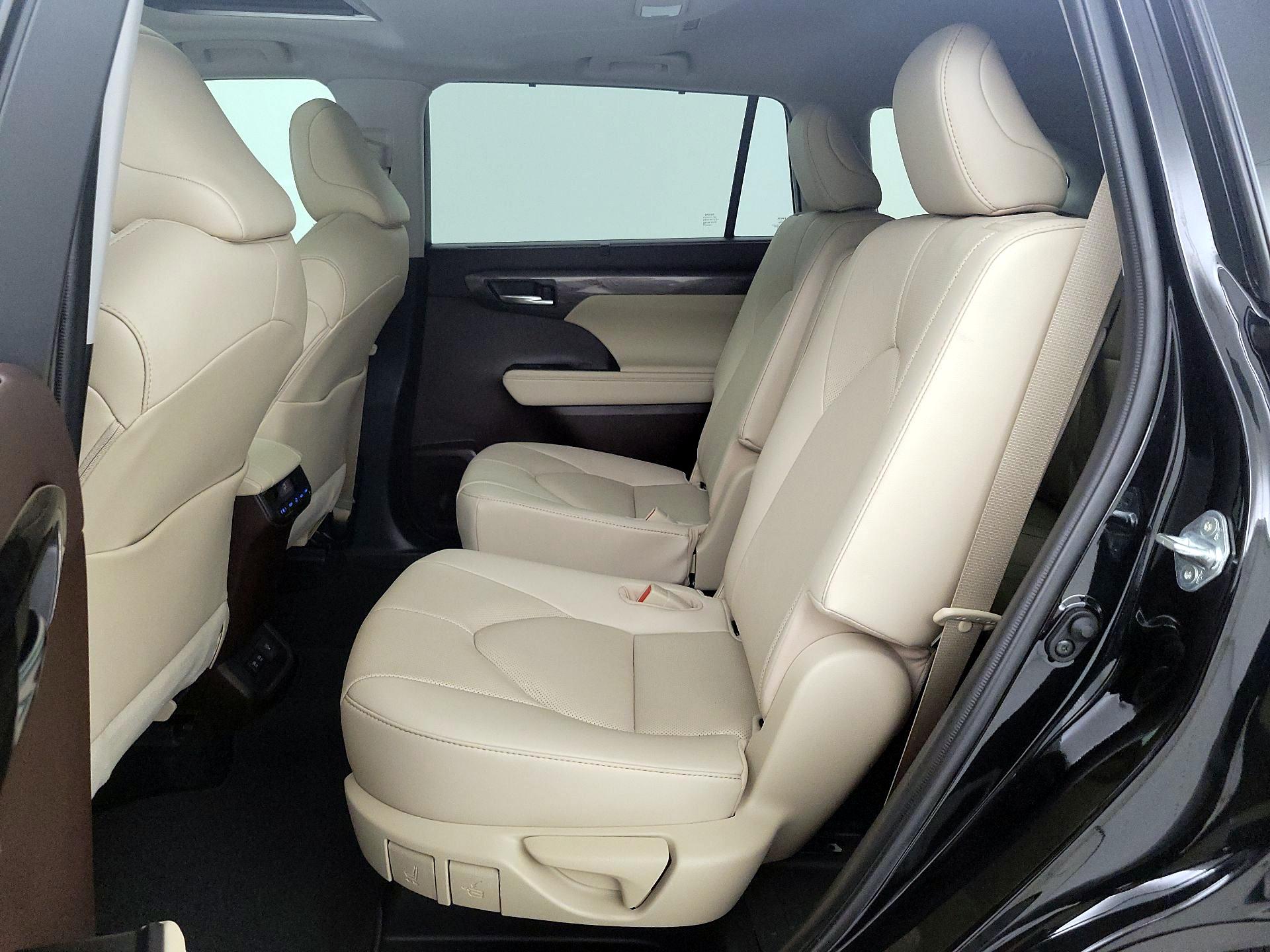 Thumbnail: 2021 Toyota Highlander - 20