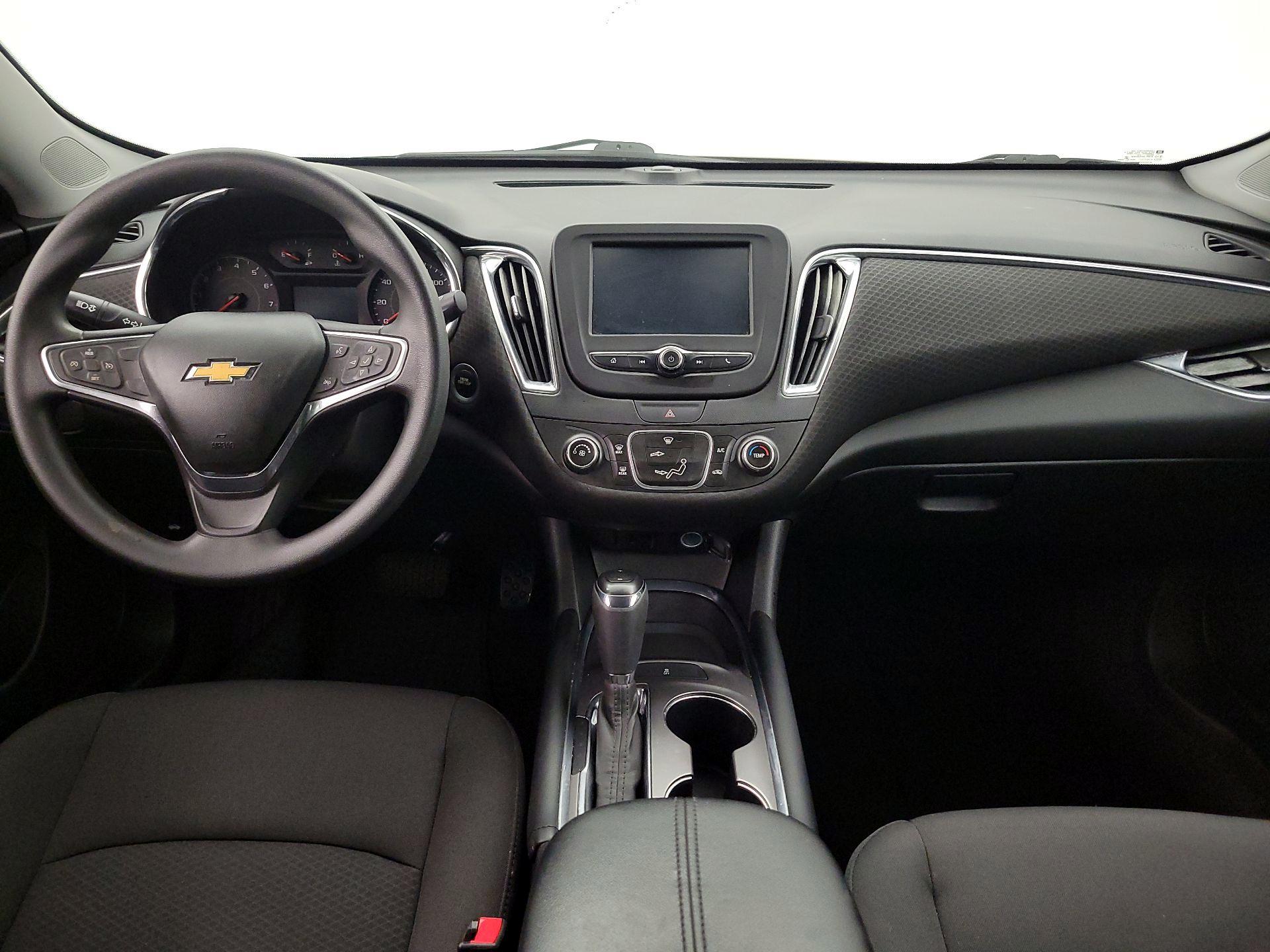 Thumbnail: 2018 Chevrolet Malibu - 9