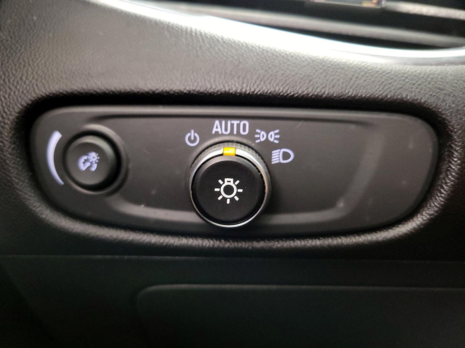 2018 Chevrolet Malibu 1LT - Photo 14