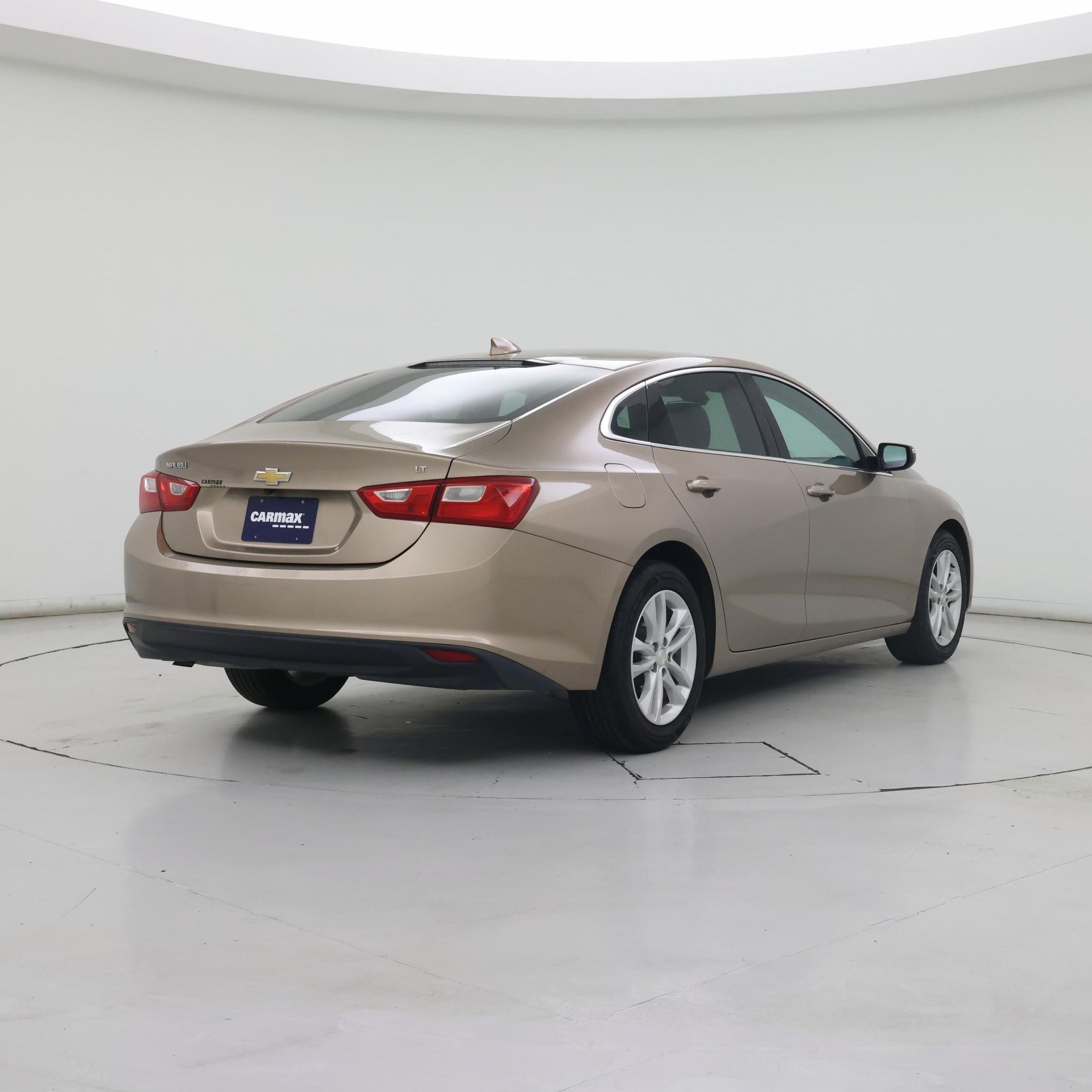 Thumbnail: 2018 Chevrolet Malibu - 8