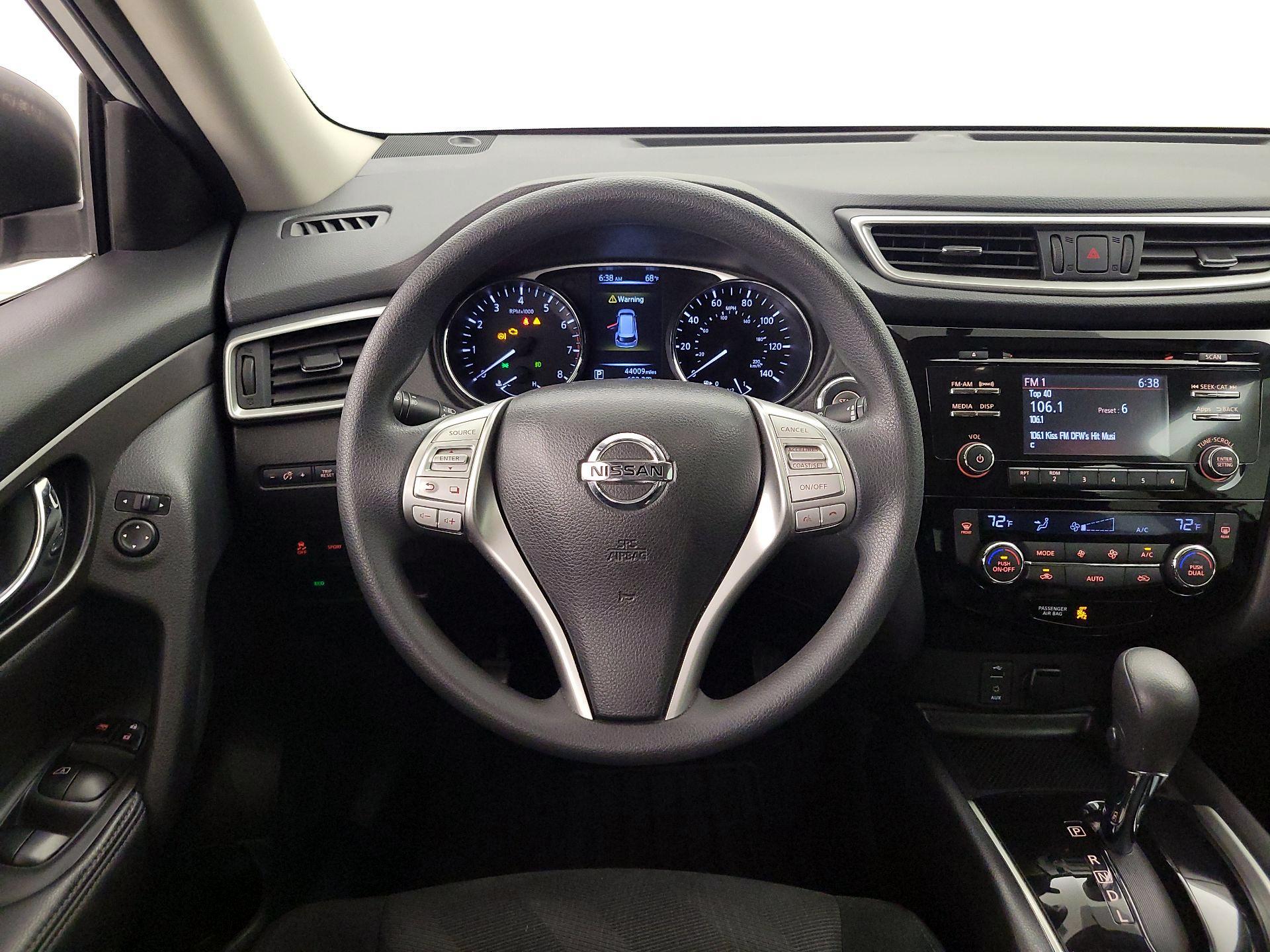 Thumbnail: 2015 Nissan Rogue - 10