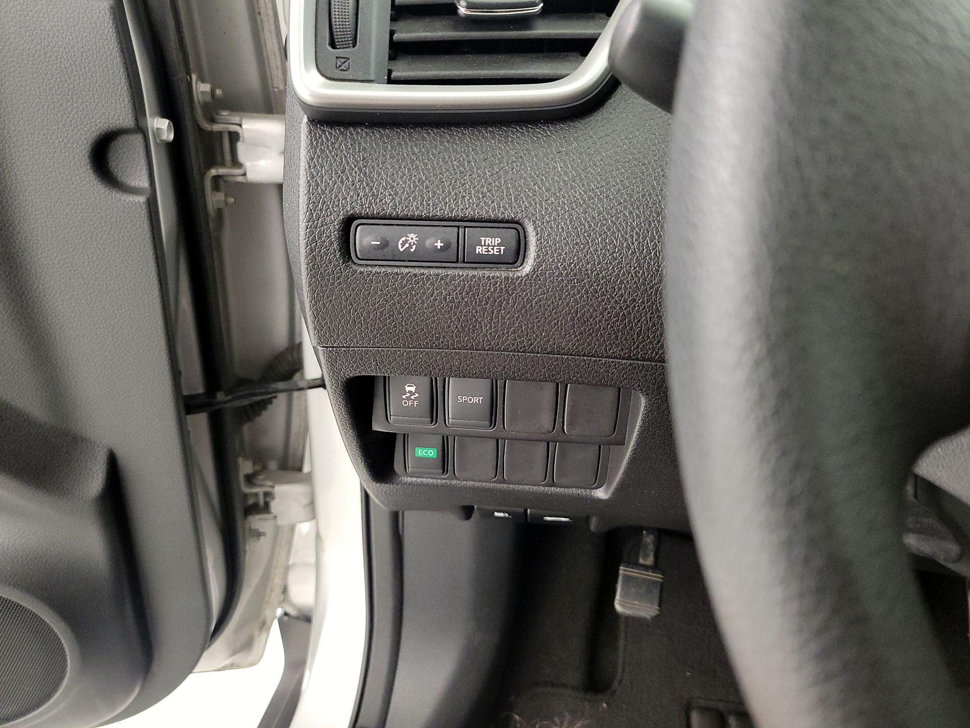 Thumbnail: 2015 Nissan Rogue - 13