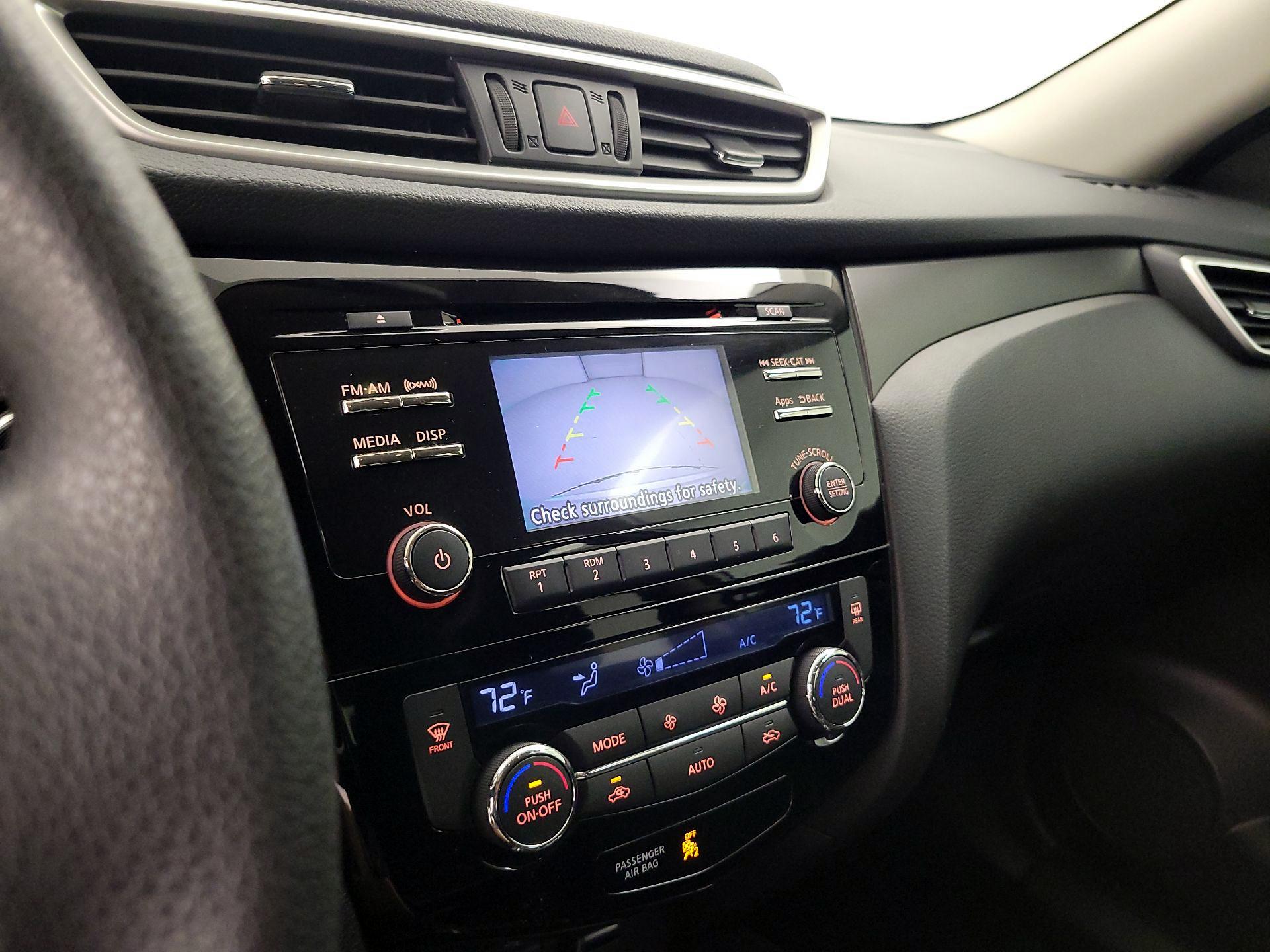 Thumbnail: 2015 Nissan Rogue - 14