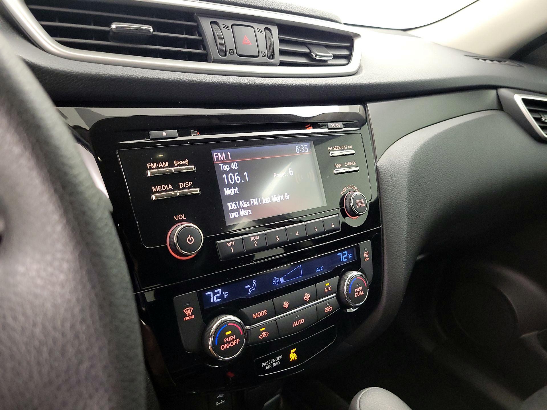 Thumbnail: 2015 Nissan Rogue - 15