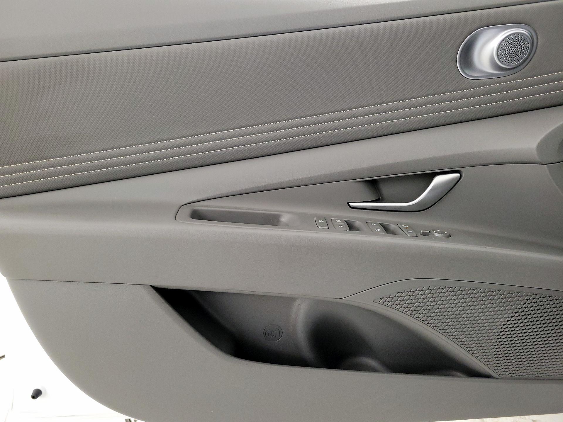 Thumbnail: 2024 Hyundai Elantra - 12