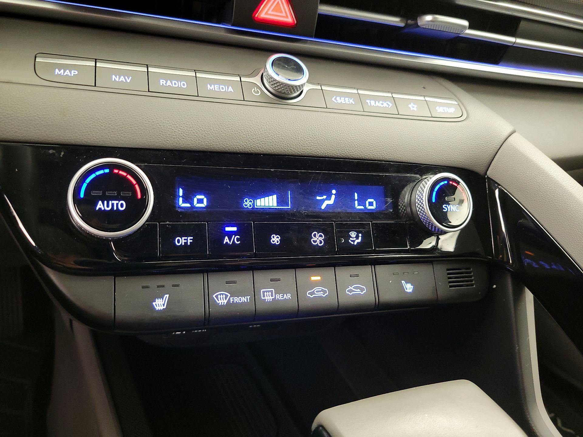 Thumbnail: 2024 Hyundai Elantra - 16