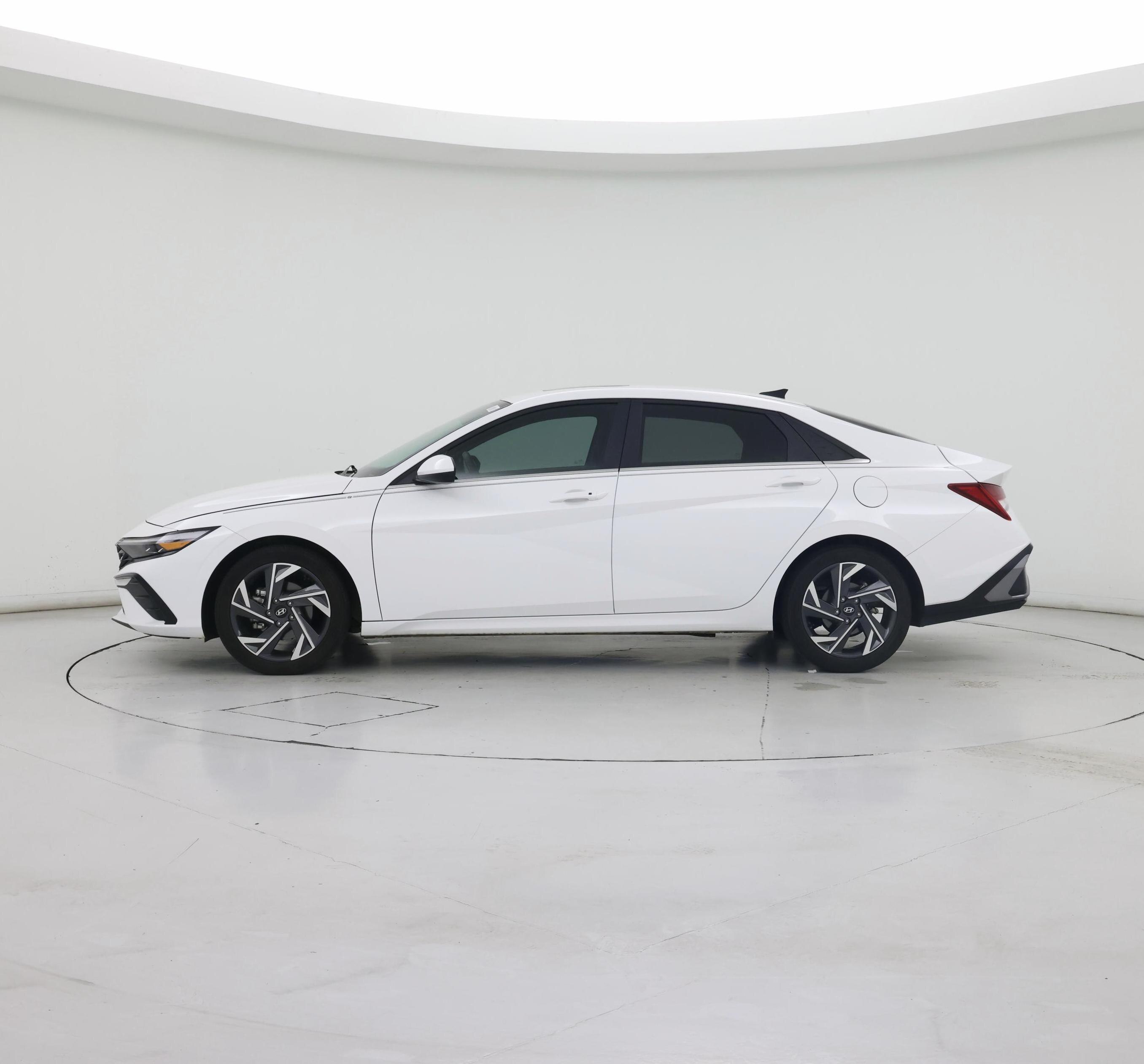 Thumbnail: 2024 Hyundai Elantra - 3