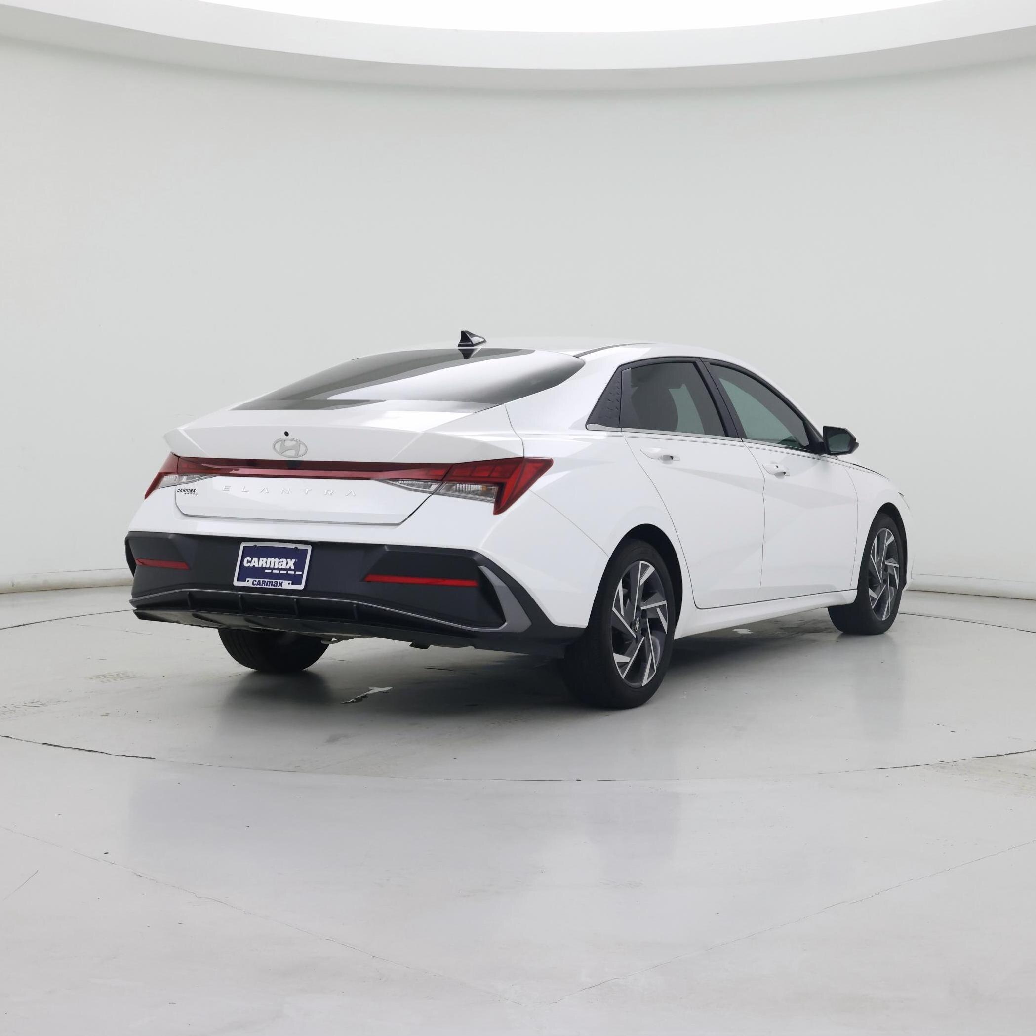 Thumbnail: 2024 Hyundai Elantra - 8