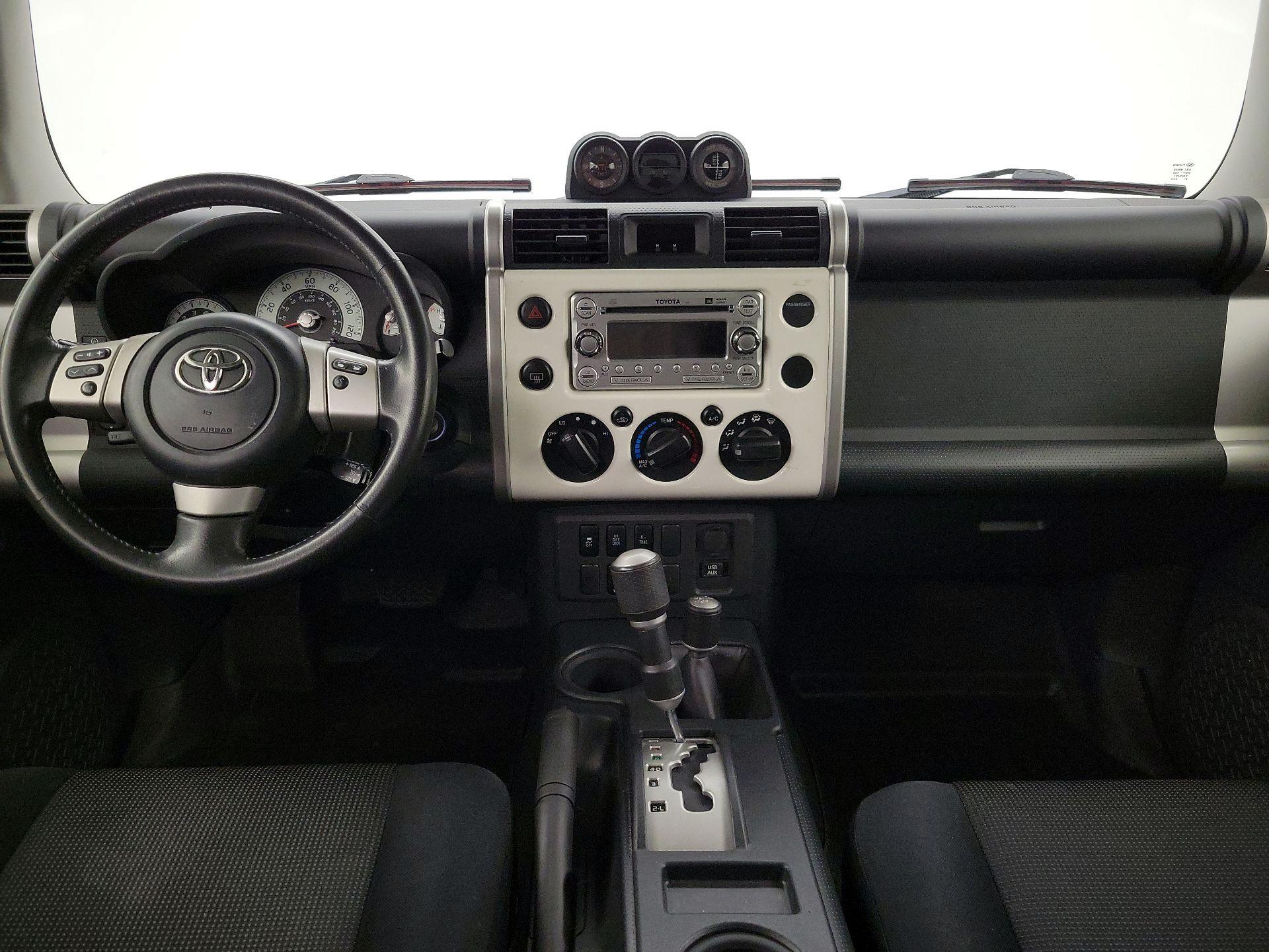 Thumbnail: 2014 Toyota FJ Cruiser - 9