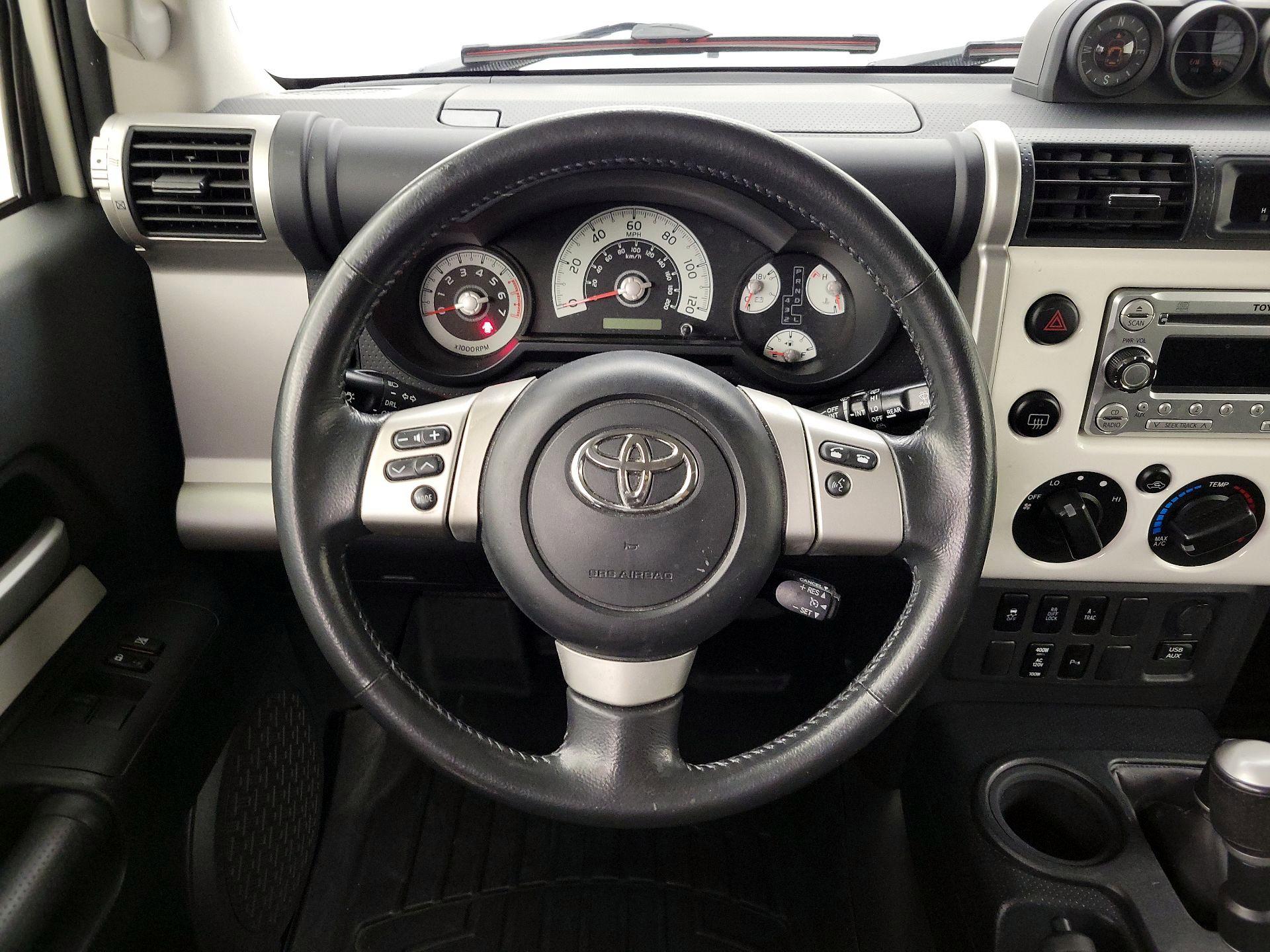 Thumbnail: 2014 Toyota FJ Cruiser - 10