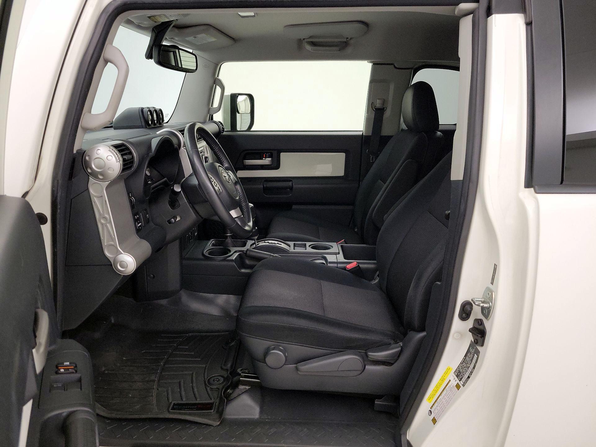 Thumbnail: 2014 Toyota FJ Cruiser - 11