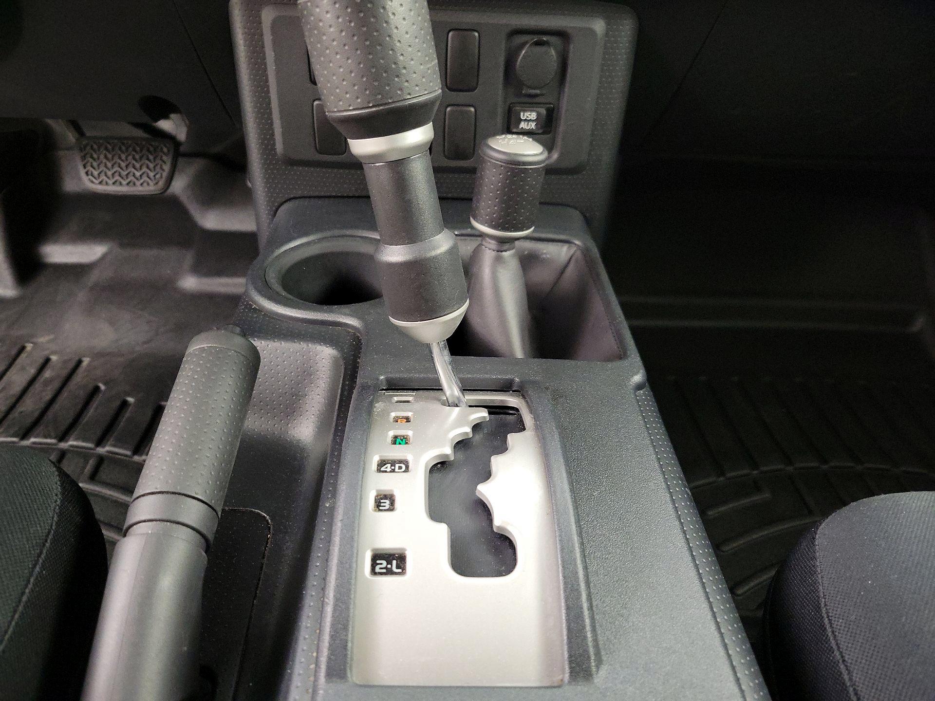 Thumbnail: 2014 Toyota FJ Cruiser - 17