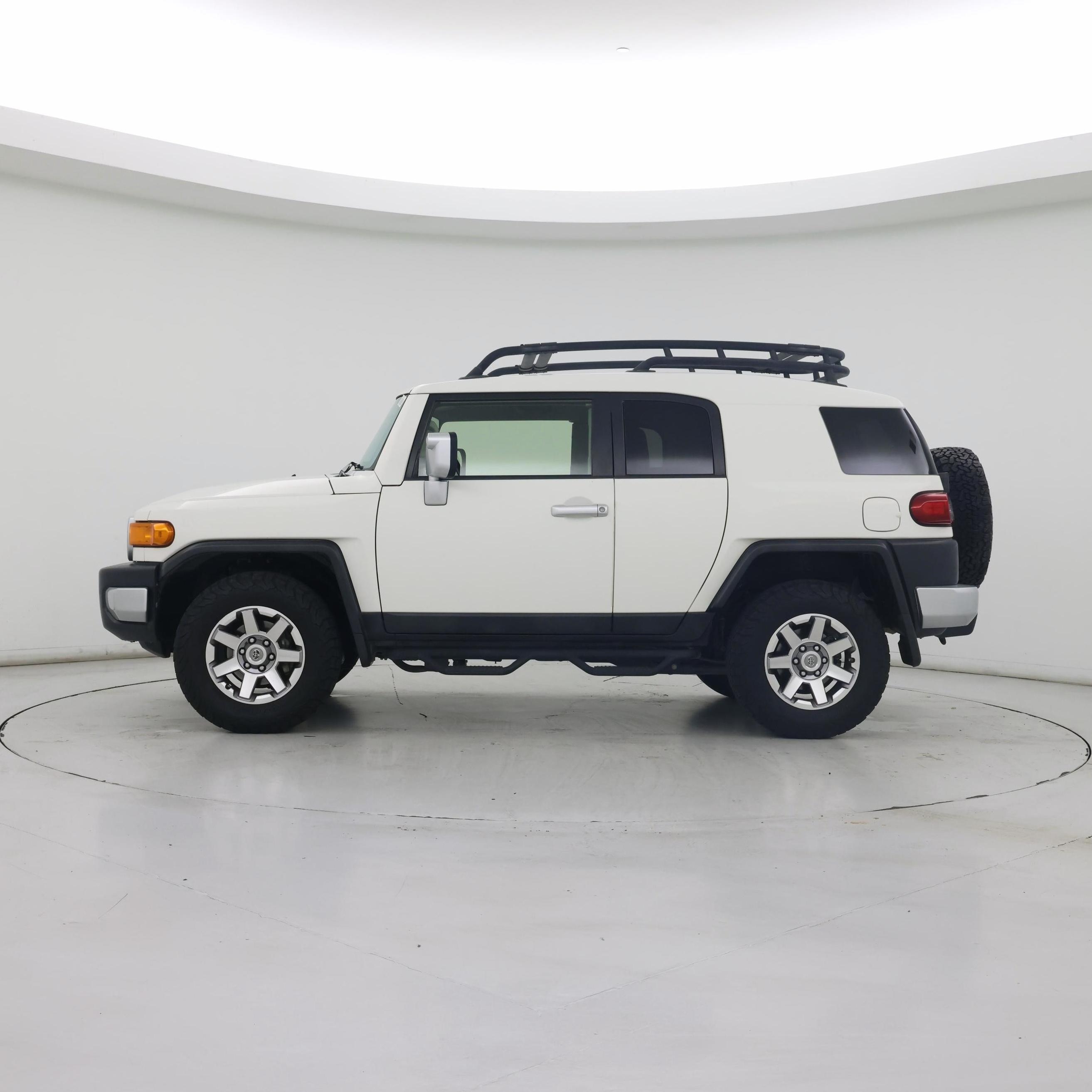 Thumbnail: 2014 Toyota FJ Cruiser - 3