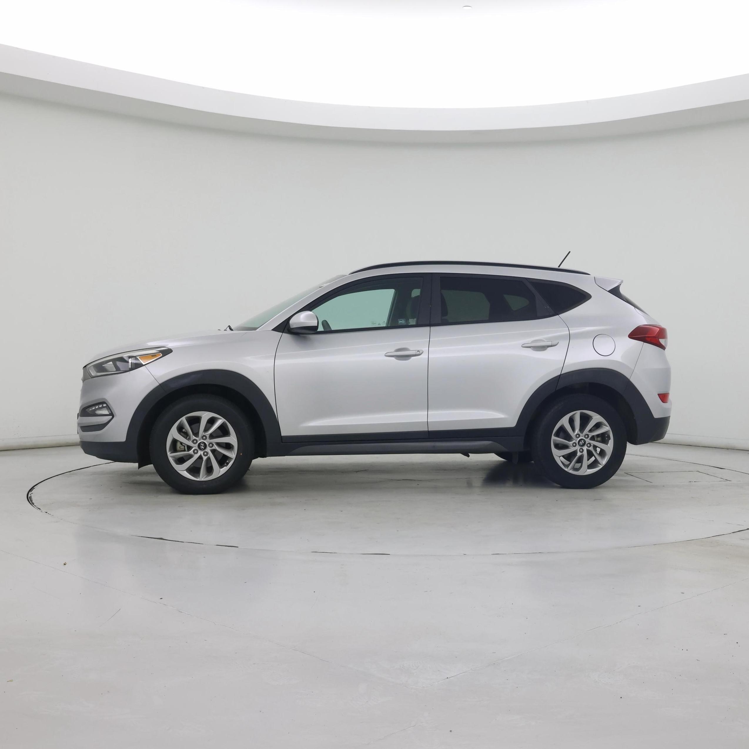 Thumbnail: 2016 Hyundai Tucson - 3