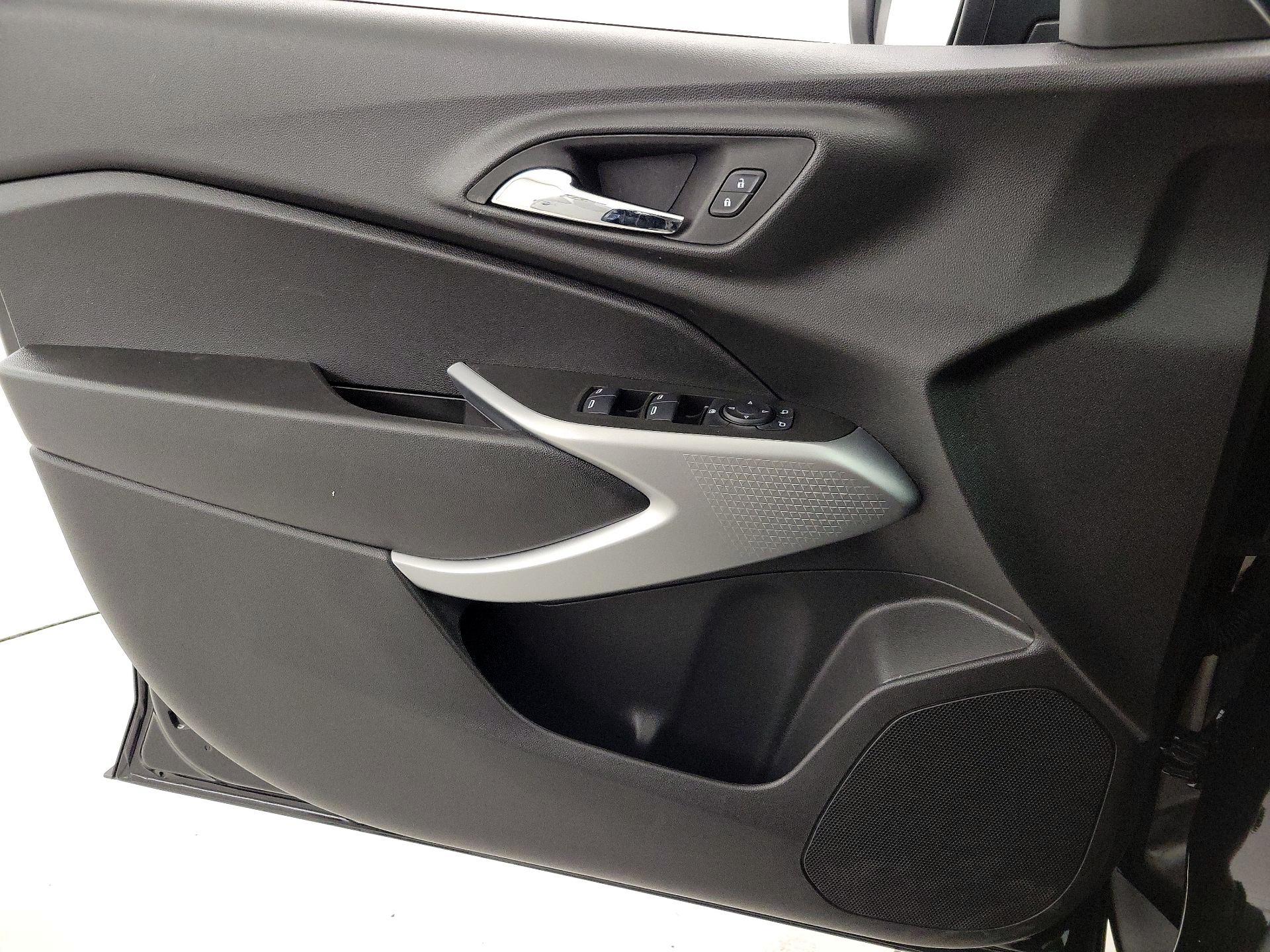 Thumbnail: 2025 Chevrolet Trax - 12