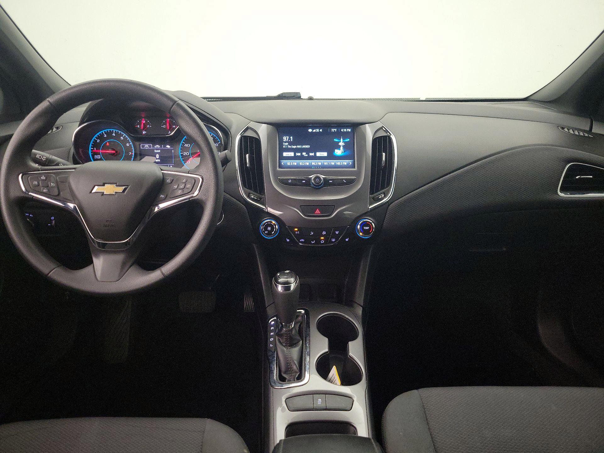 Thumbnail: 2018 Chevrolet Cruze - 9