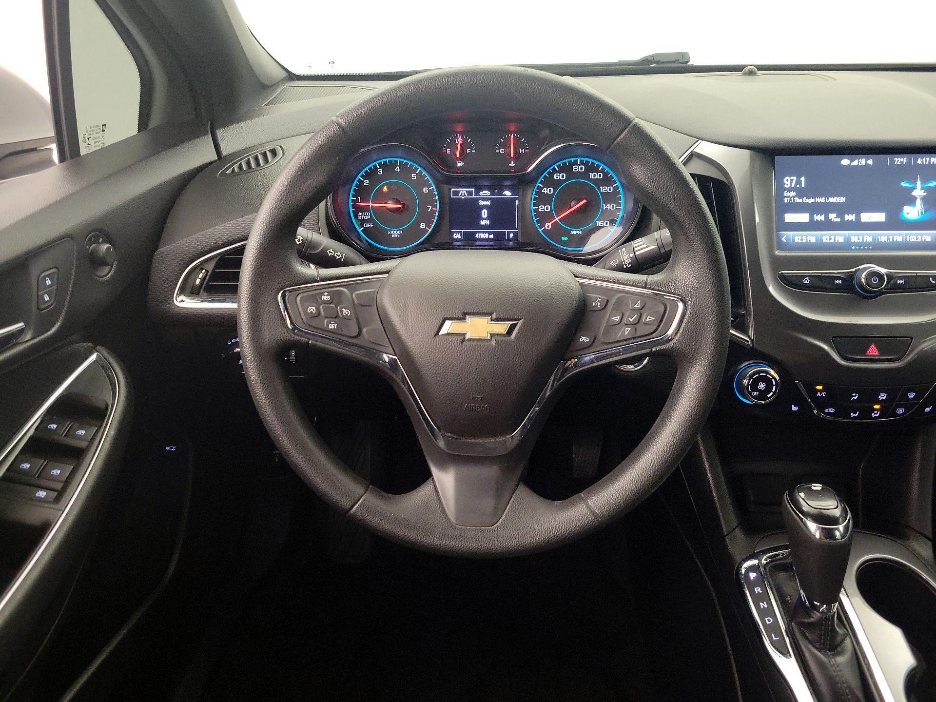 Thumbnail: 2018 Chevrolet Cruze - 10