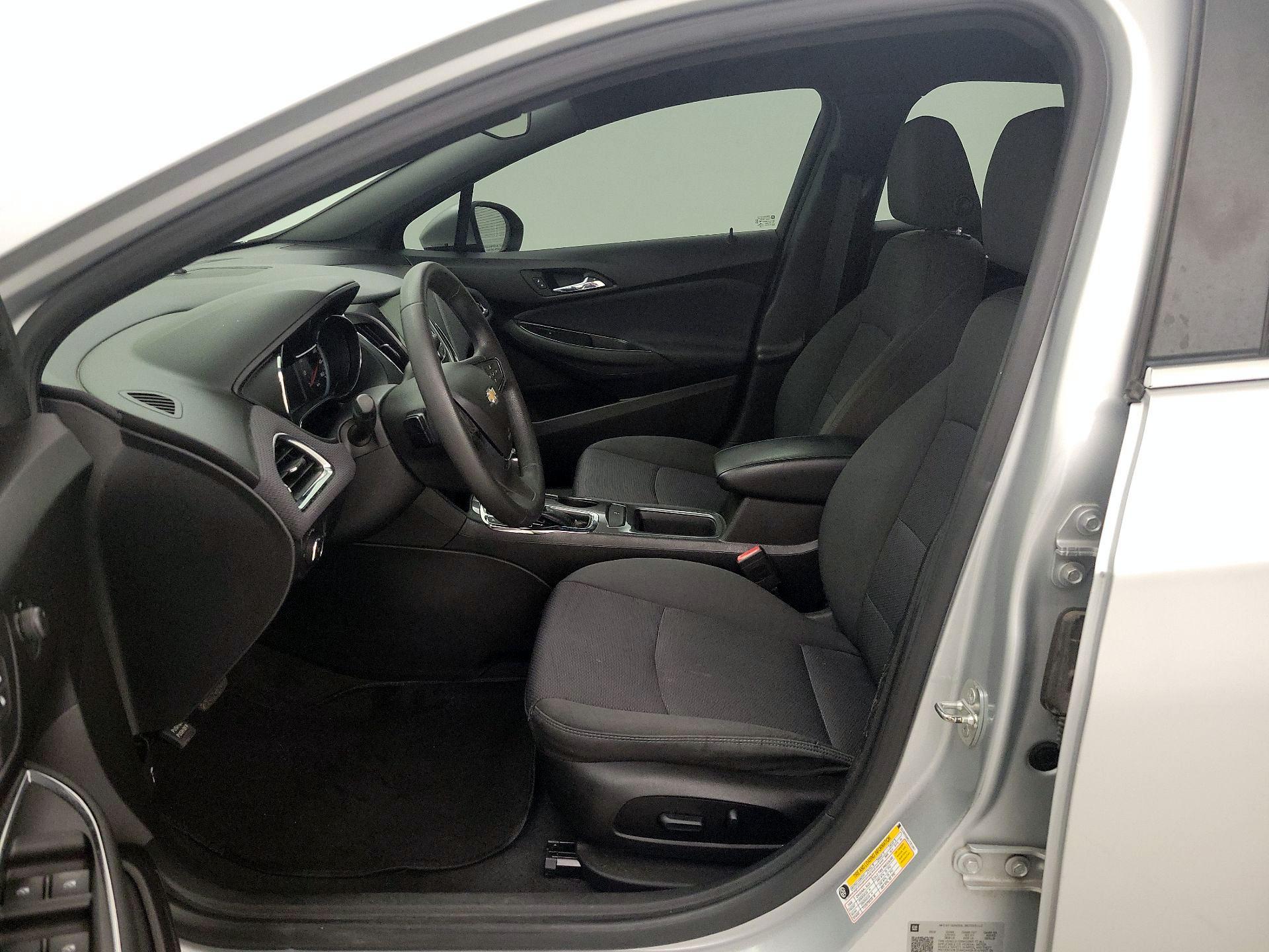 Thumbnail: 2018 Chevrolet Cruze - 11