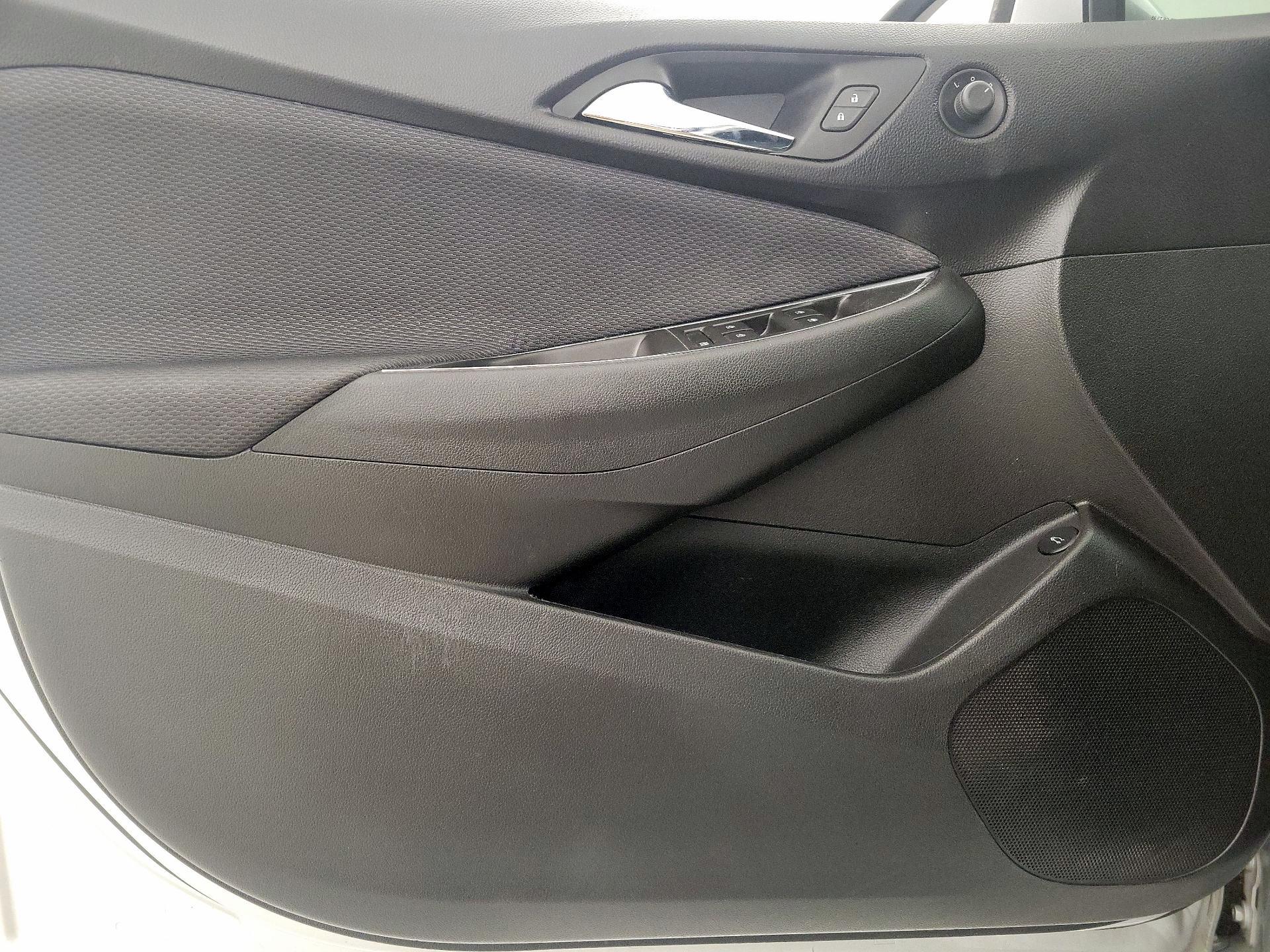 Thumbnail: 2018 Chevrolet Cruze - 12