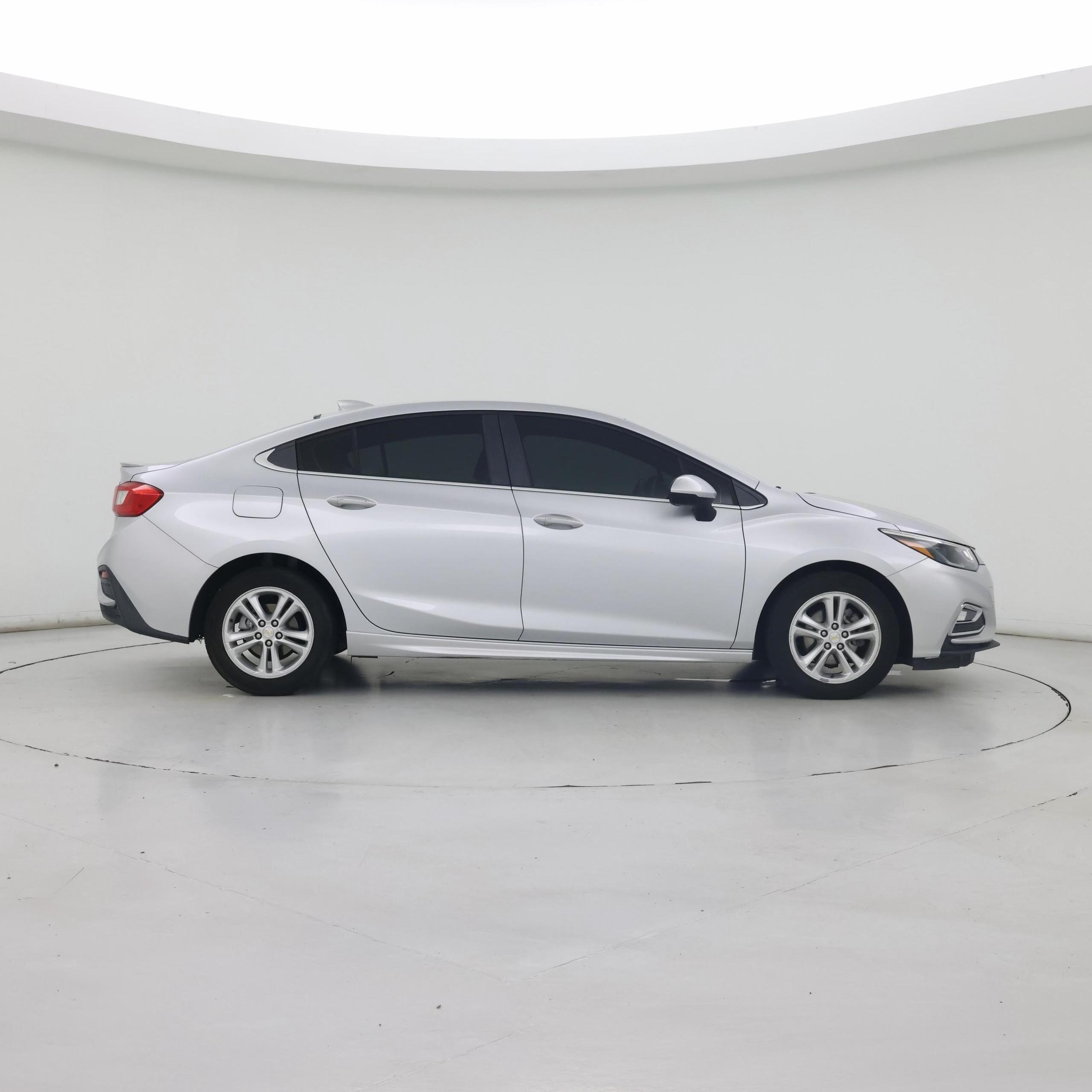 Thumbnail: 2018 Chevrolet Cruze - 7