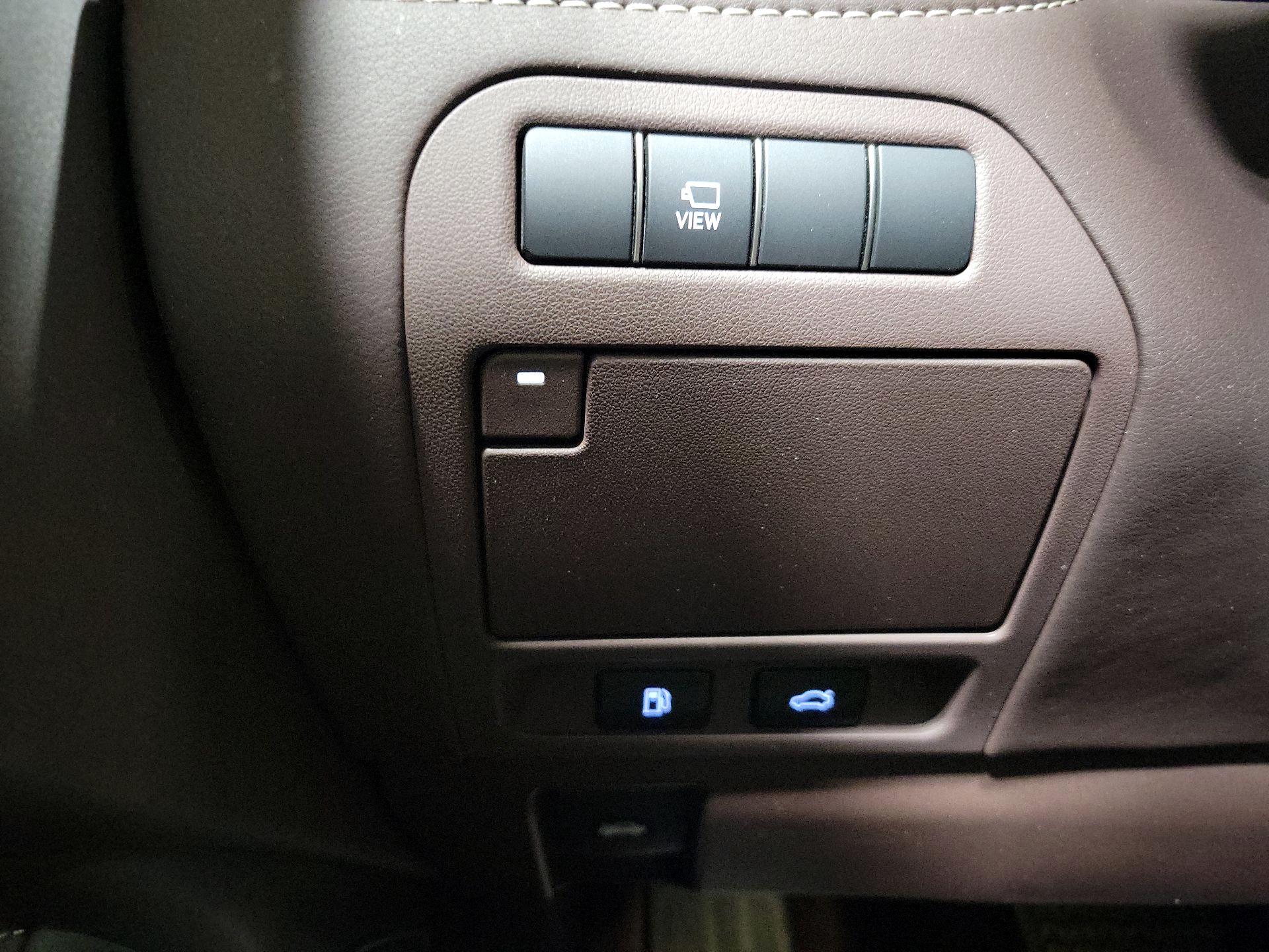 Thumbnail: 2018 Lexus LS - 13