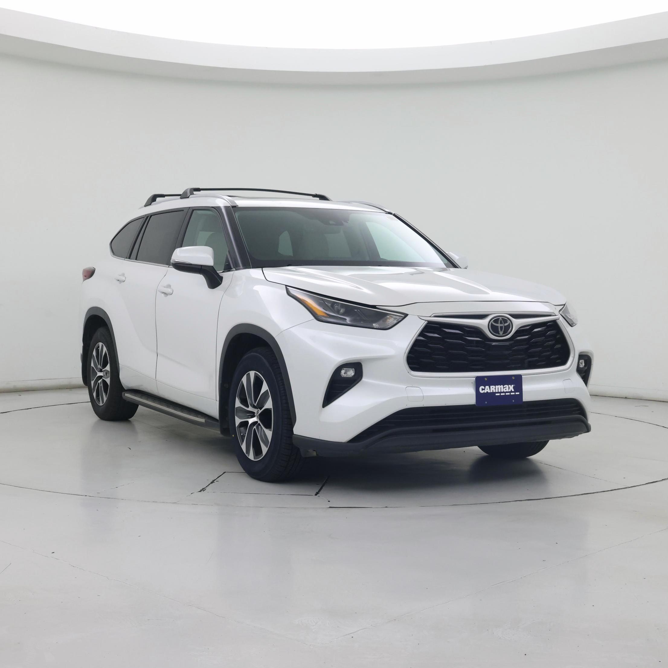 White 2024 Toyota Highlander SUV / Crossover Front-Wheel Drive Automatic