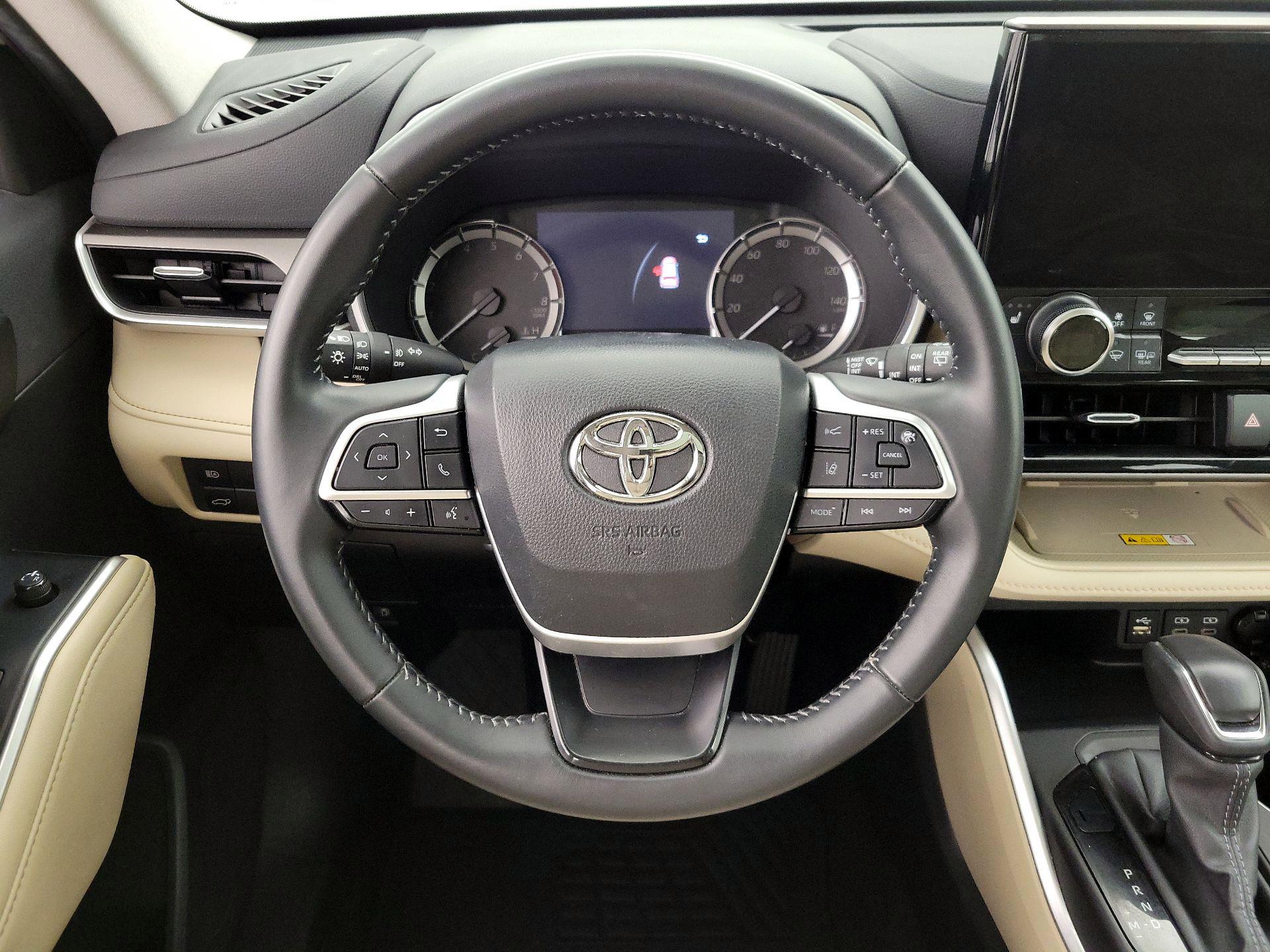 Thumbnail: 2024 Toyota Highlander - 10