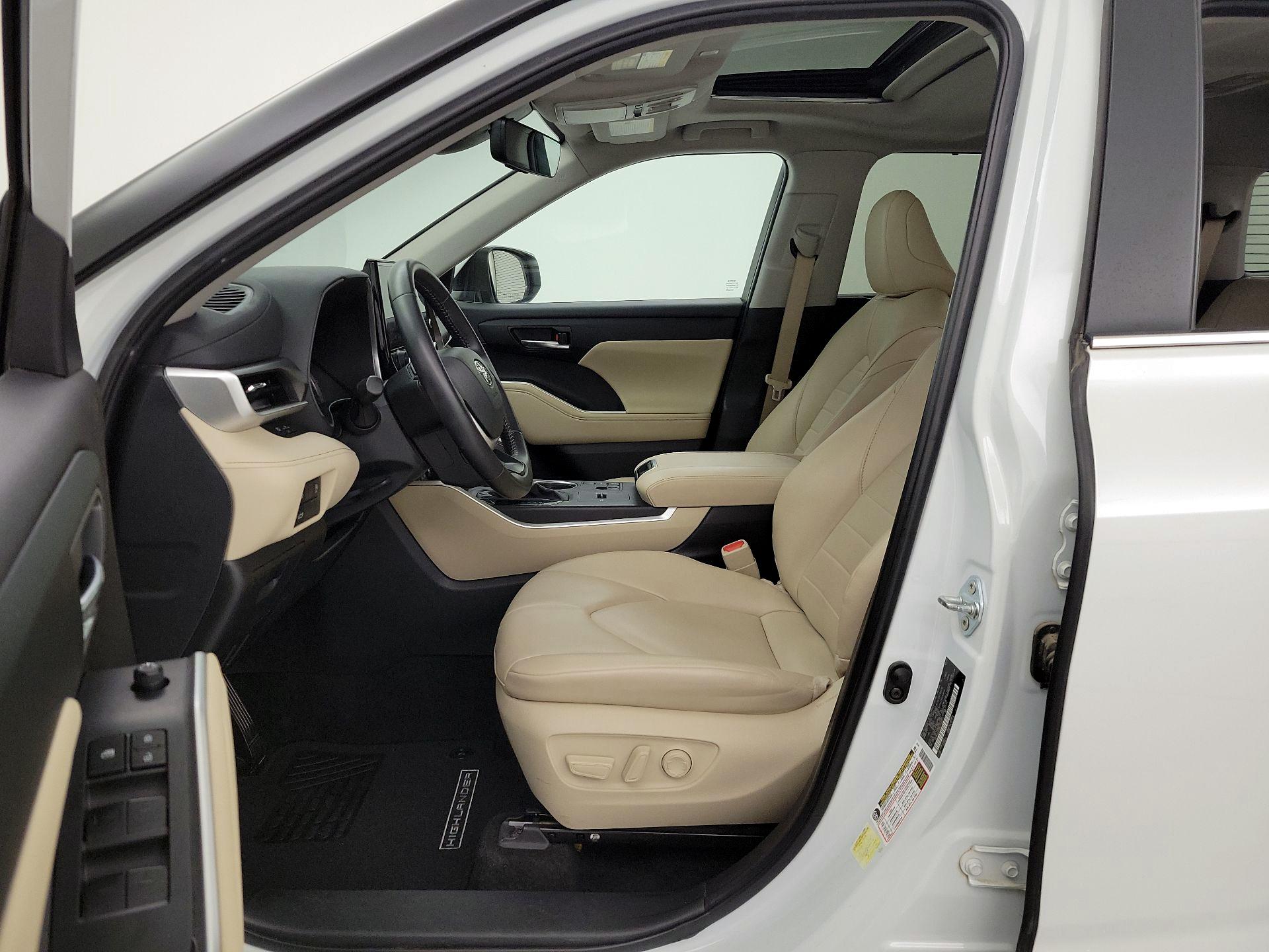 Thumbnail: 2024 Toyota Highlander - 11